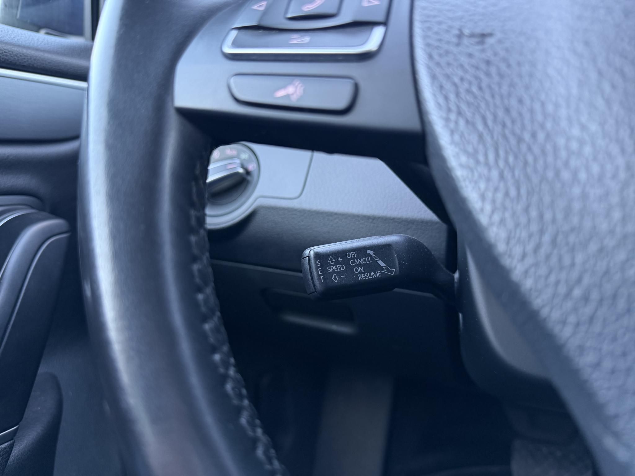 VOLKSWAGEN CC 2.0 CR TDI BMT DSG [5 személy] Xenon Tempomat Ülésfűtés PDC Navi Bluetooth 2 gyári kulcs!