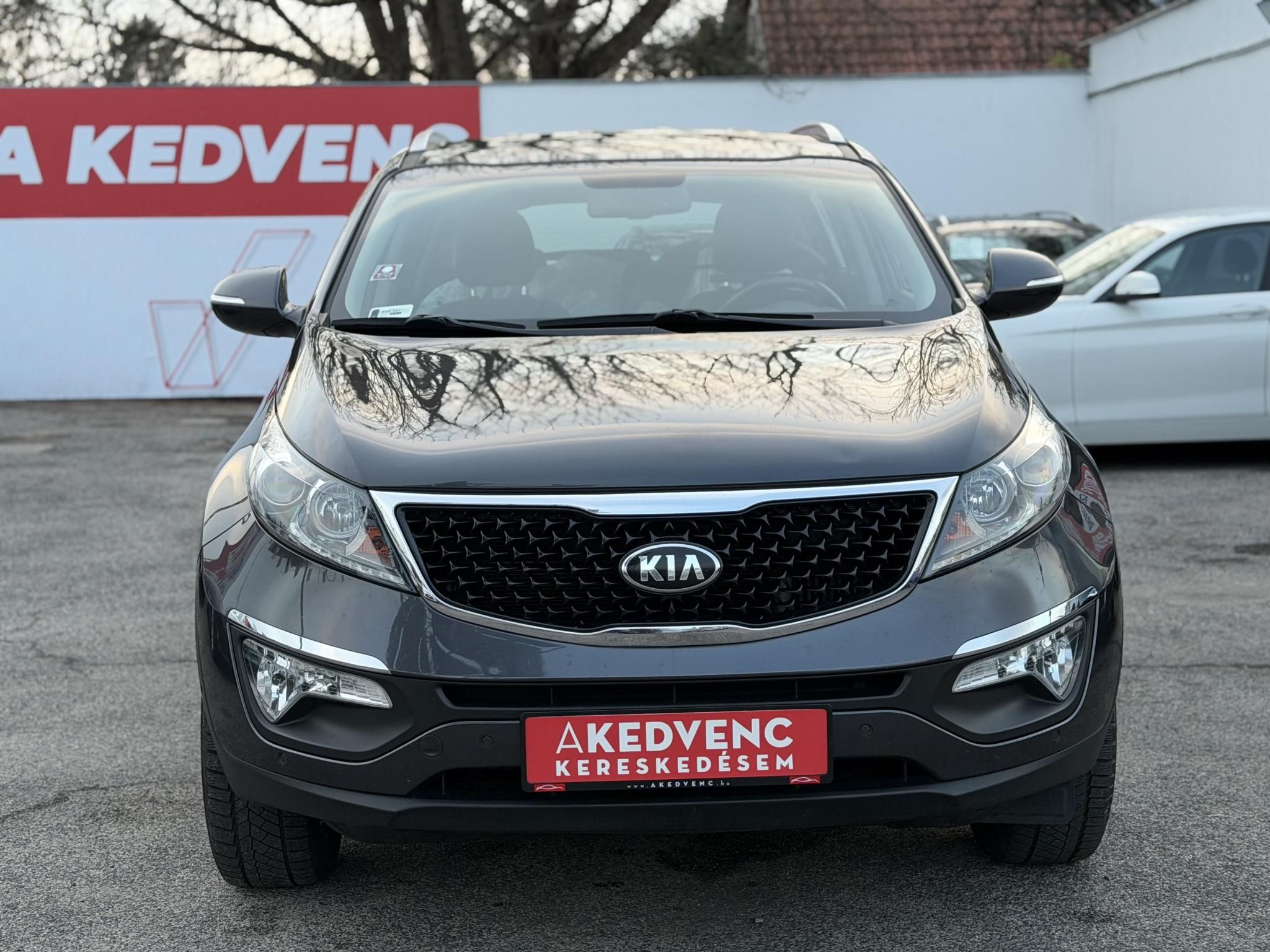 KIA SPORTAGE 2.0 CRDi LX 4x4 (Automata) Magasan felszerelt. Difizár. Téli-nyári gumi garnitúra!