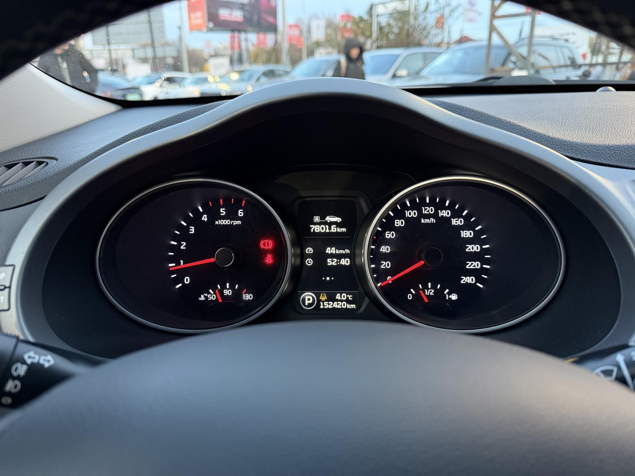 KIA SPORTAGE 2.0 CRDi LX 4x4 (Automata) Magasan felszerelt. Difizár. Téli-nyári gumi garnitúra!