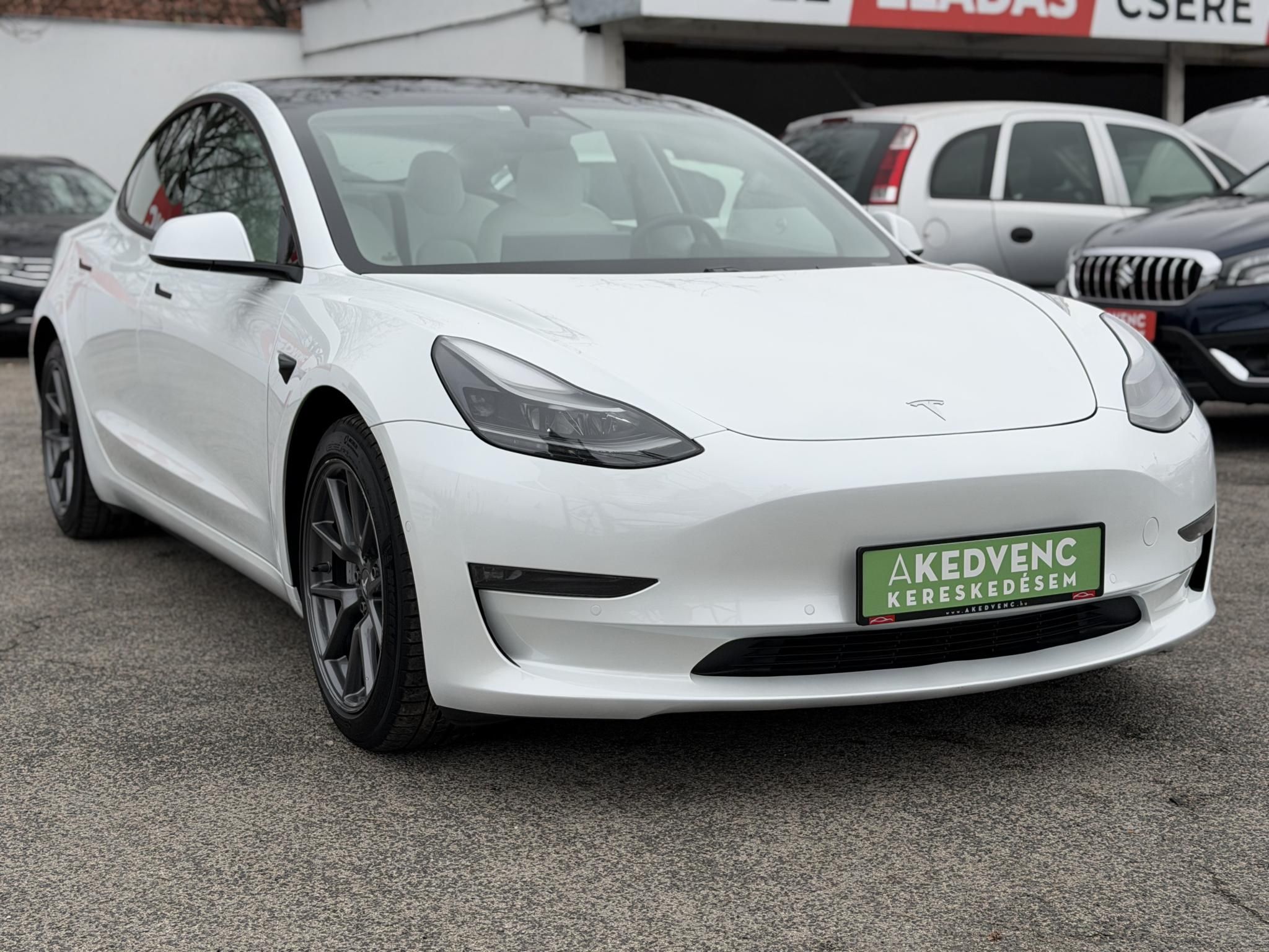TESLA MODEL 3 Long Range AWD (Automata) FSD. FEHÉR BELSŐ. Perf BOOST. garanciális. hőszivattyú. vonóhorog!