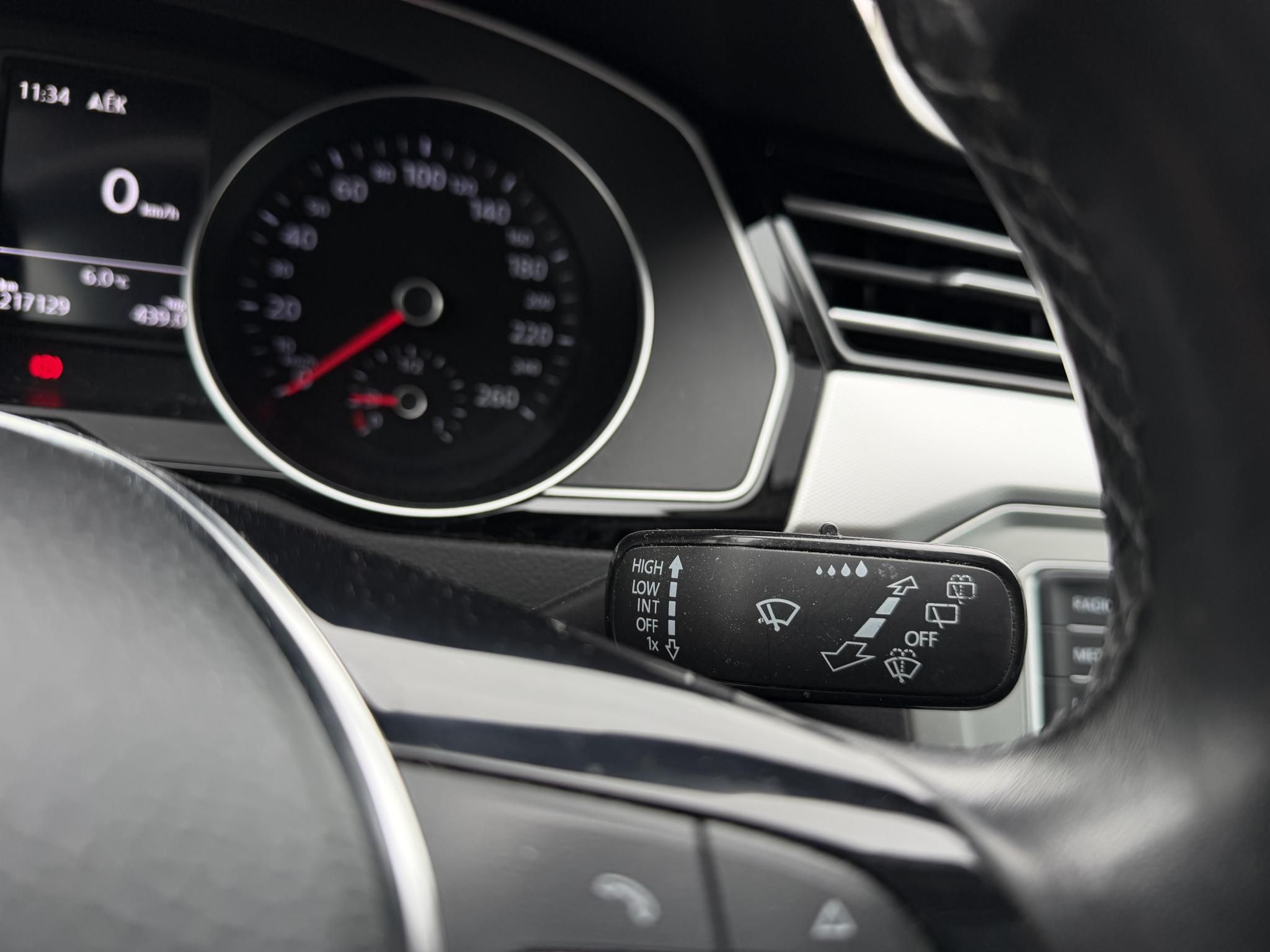 VOLKSWAGEN PASSAT VIII 1.4 TSI BMT ACT Comfortline Távtartó Navi Ülésfűtés Tolatóradar Frissen szervizelt!