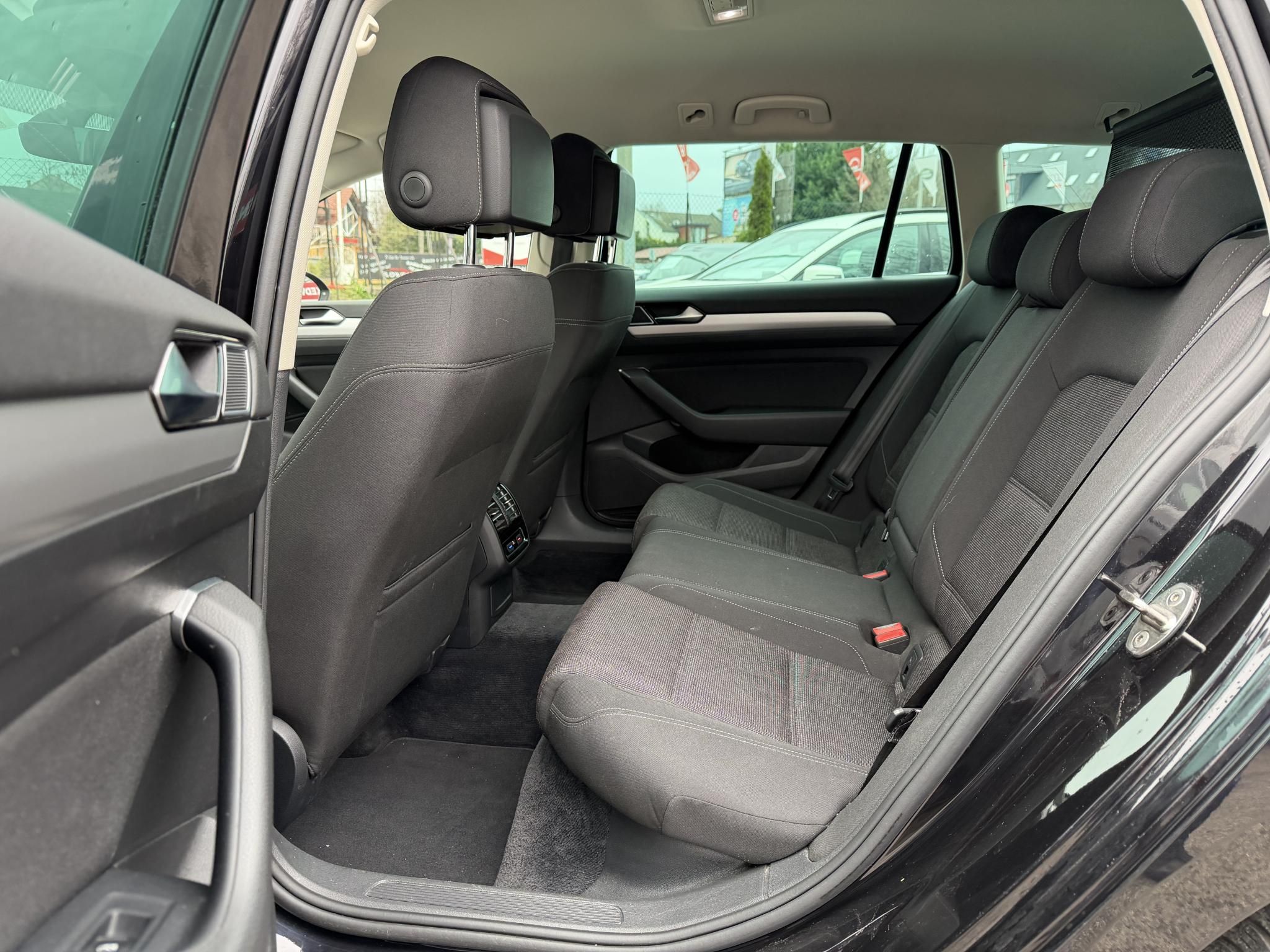 VOLKSWAGEN PASSAT VIII 1.4 TSI BMT ACT Comfortline Távtartó Navi Ülésfűtés Tolatóradar Frissen szervizelt!