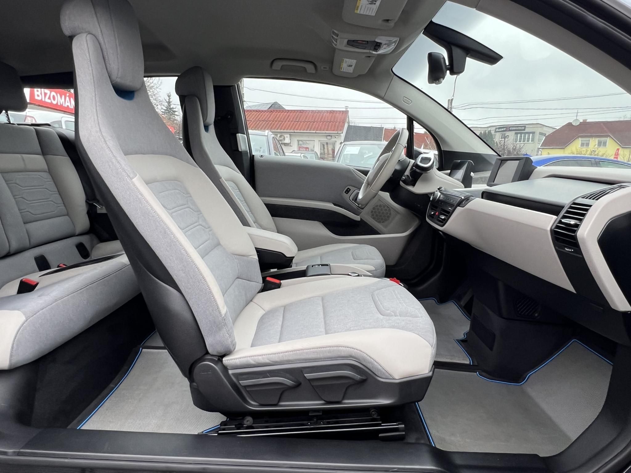 BMW I3 (Automata) 60Ah 59e km. Loft belső Navi Ülésfűtés Félbőr Bluetooth!