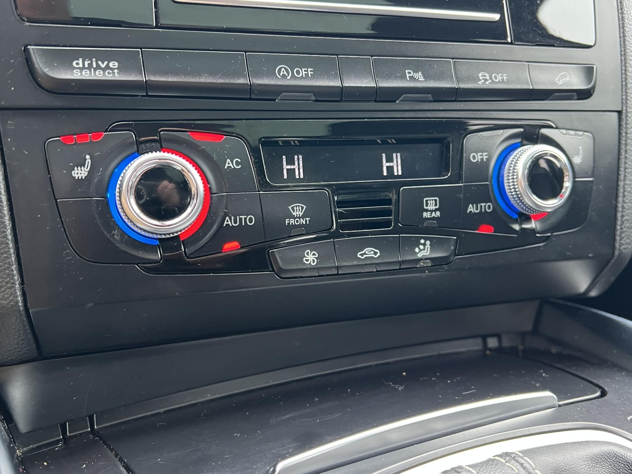 AUDI Q5 SQ5 3.0 TDI quattro Tiptronic ic Xenon Panorámatető Távtartó Navi Kamera Memória Ülésfűtés Vonóhorog