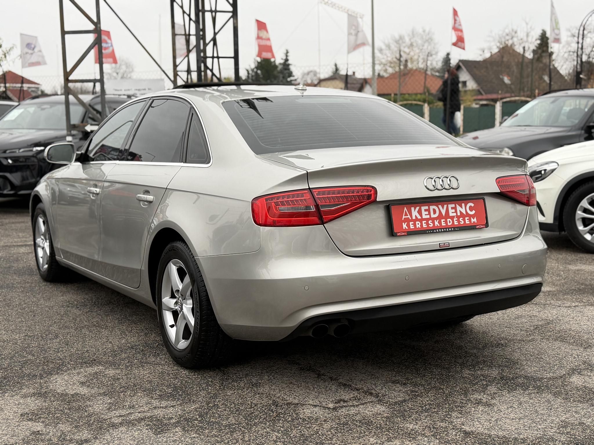 AUDI A4 2.0 TDI multitronic Magyarországi Napfénytető Xenon Üléshűtés PDC Téli-nyári kerék!
