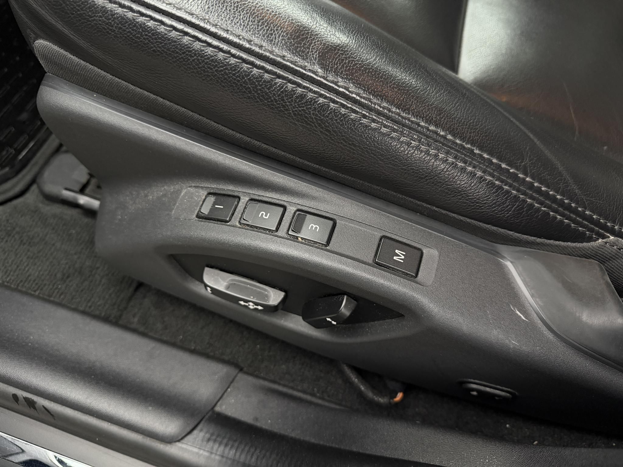 VOLVO XC60 2.0 D [D4] Momentum Geartronic FWD 155e km. Magyarországi Navi Memória Tempomat Ülésfűtés PDC Bluetooth