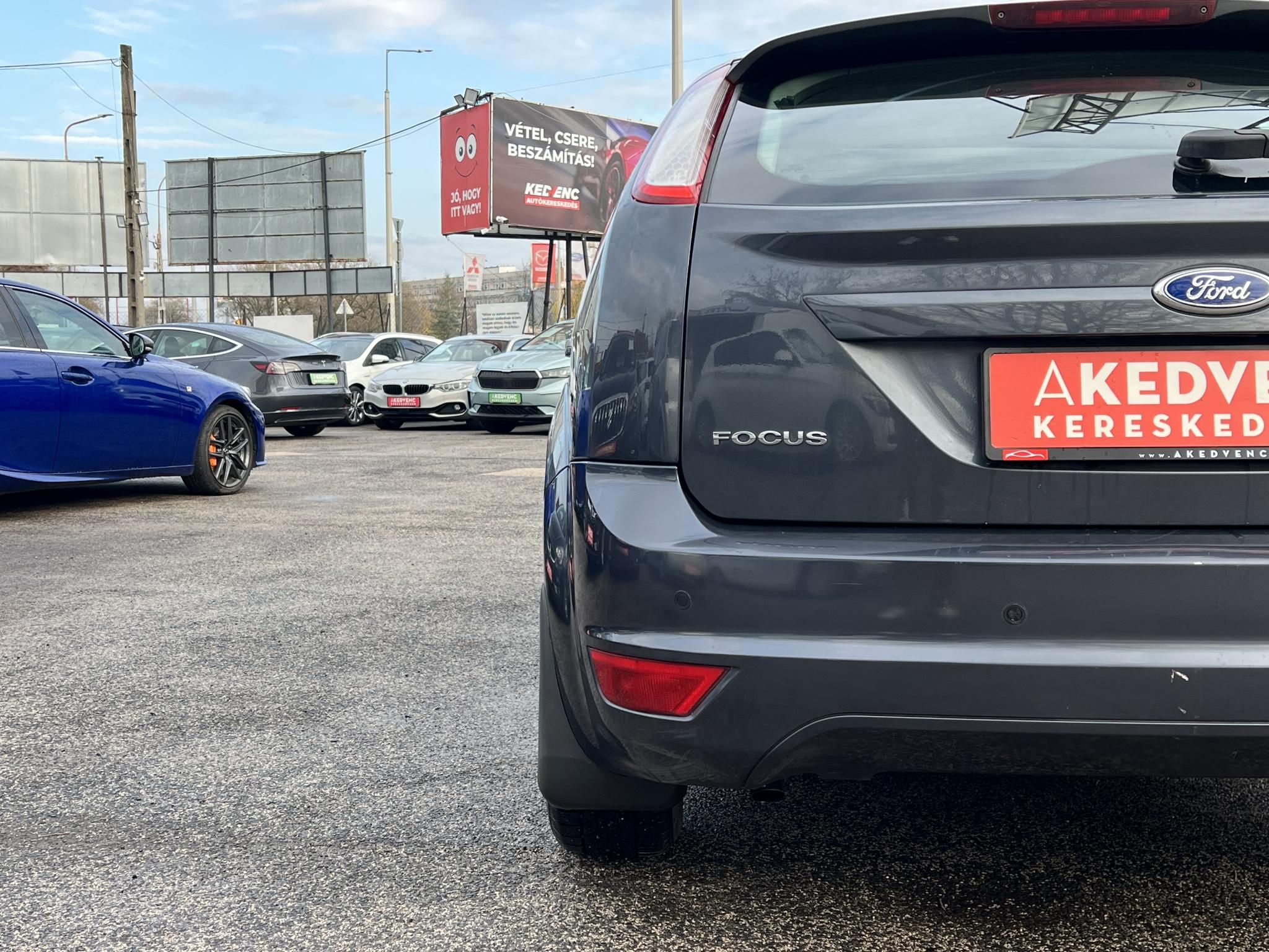 FORD FOCUS 1.6 Ghia (Automata) Klíma Tempomat City szervó Téli/nyári garnitúra!