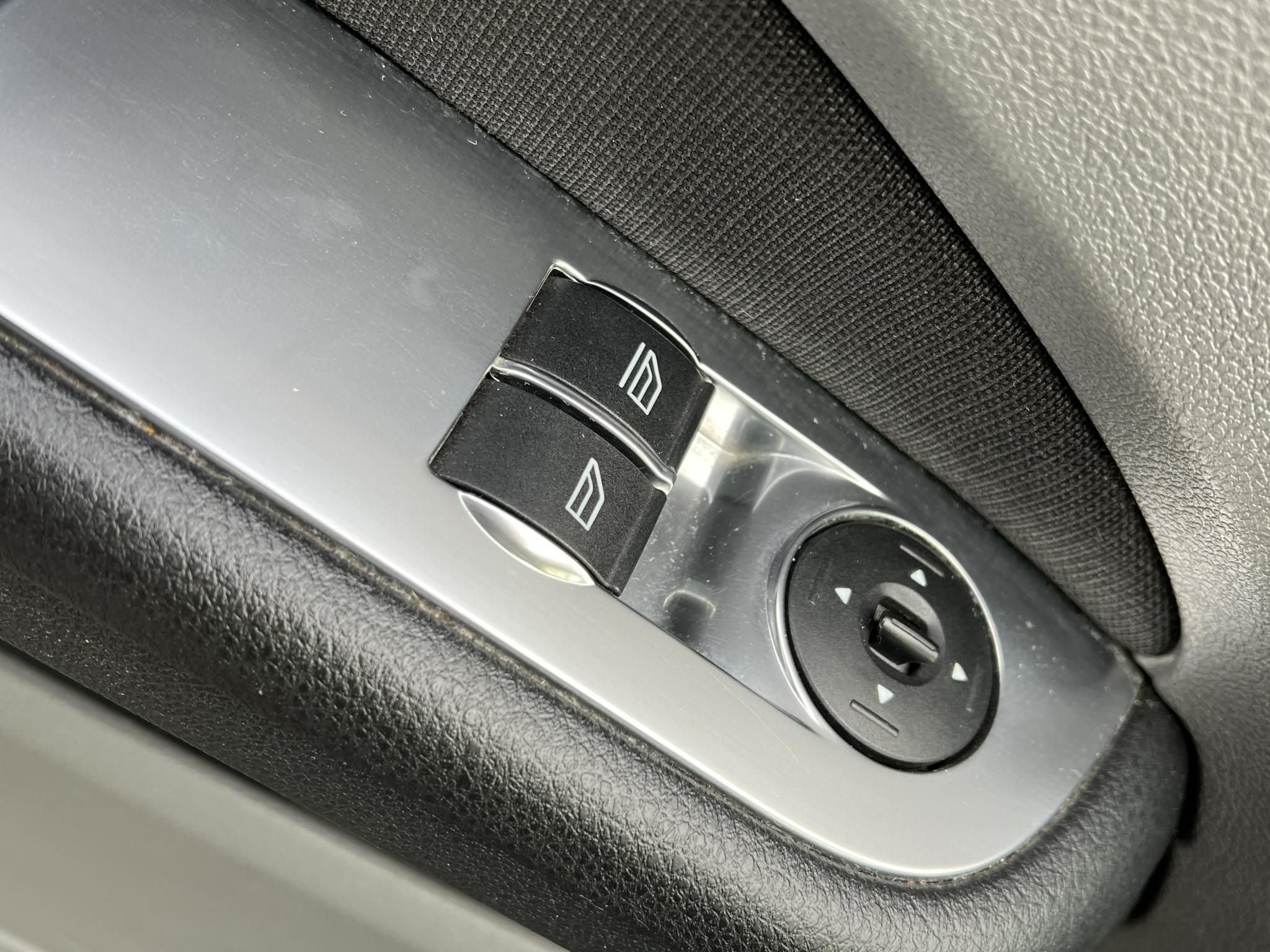 FORD FOCUS 1.6 Ghia (Automata) Klíma Tempomat City szervó Téli/nyári garnitúra!