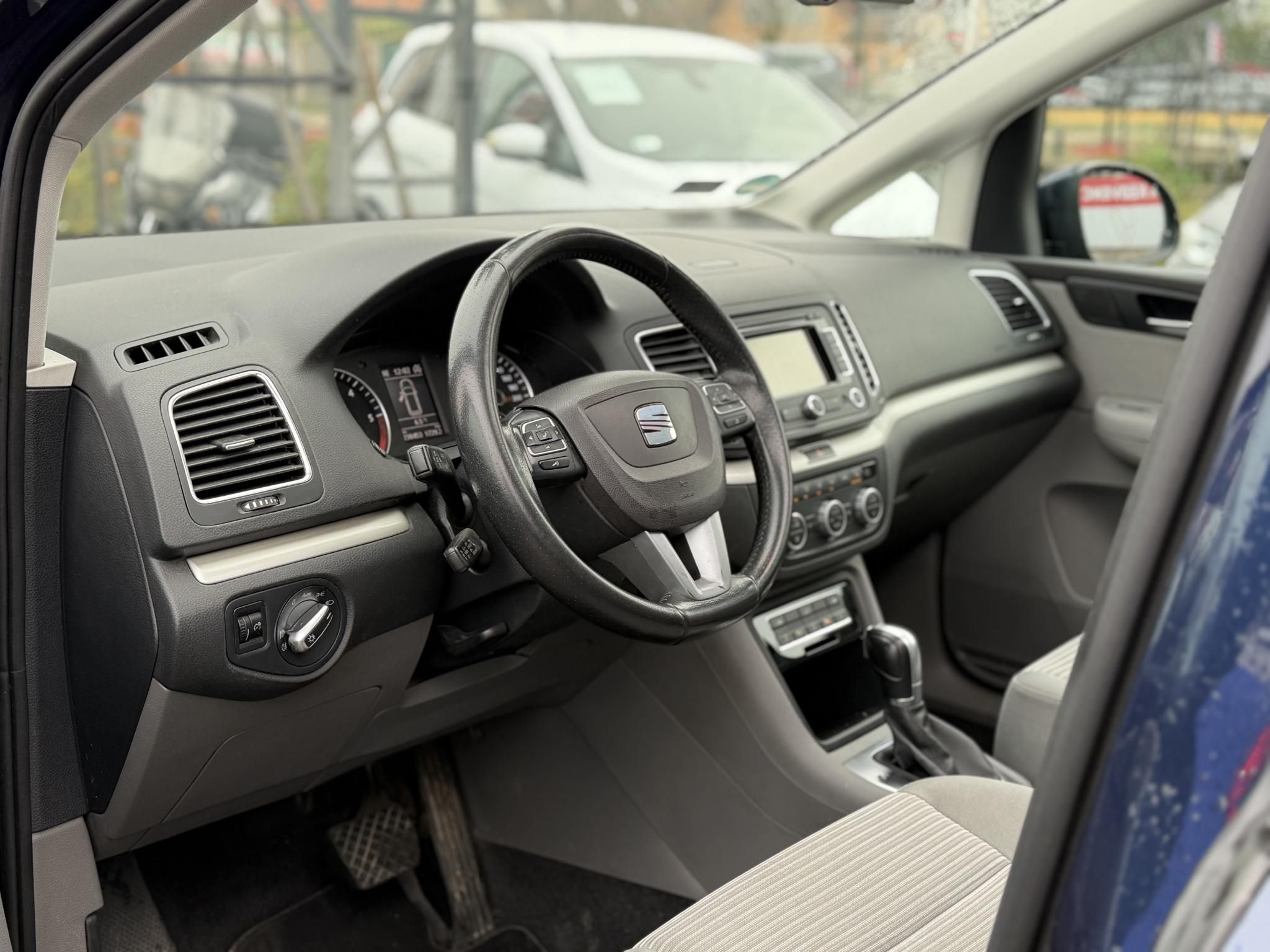 SEAT ALHAMBRA 2.0 CR TDI Style DSG [7 személy] Panorámatető Ülésfűtés Adaptív futómű Világos belső Frissen szervizelt!