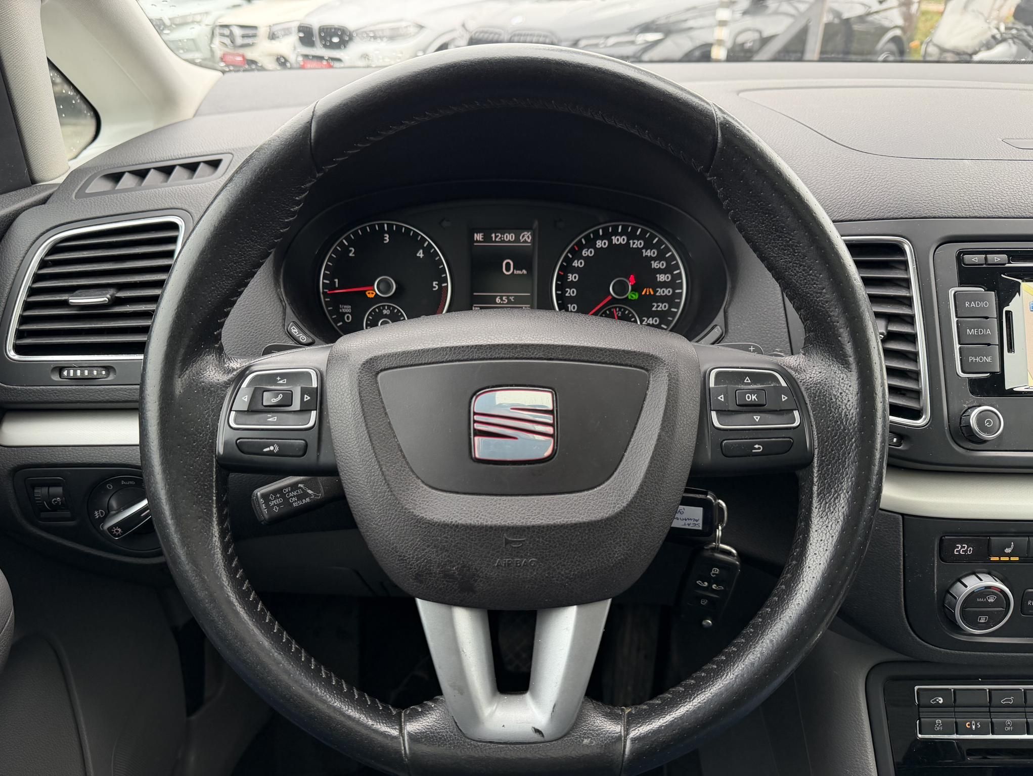 SEAT ALHAMBRA 2.0 CR TDI Style DSG [7 személy] Panorámatető Ülésfűtés Adaptív futómű Világos belső Frissen szervizelt!