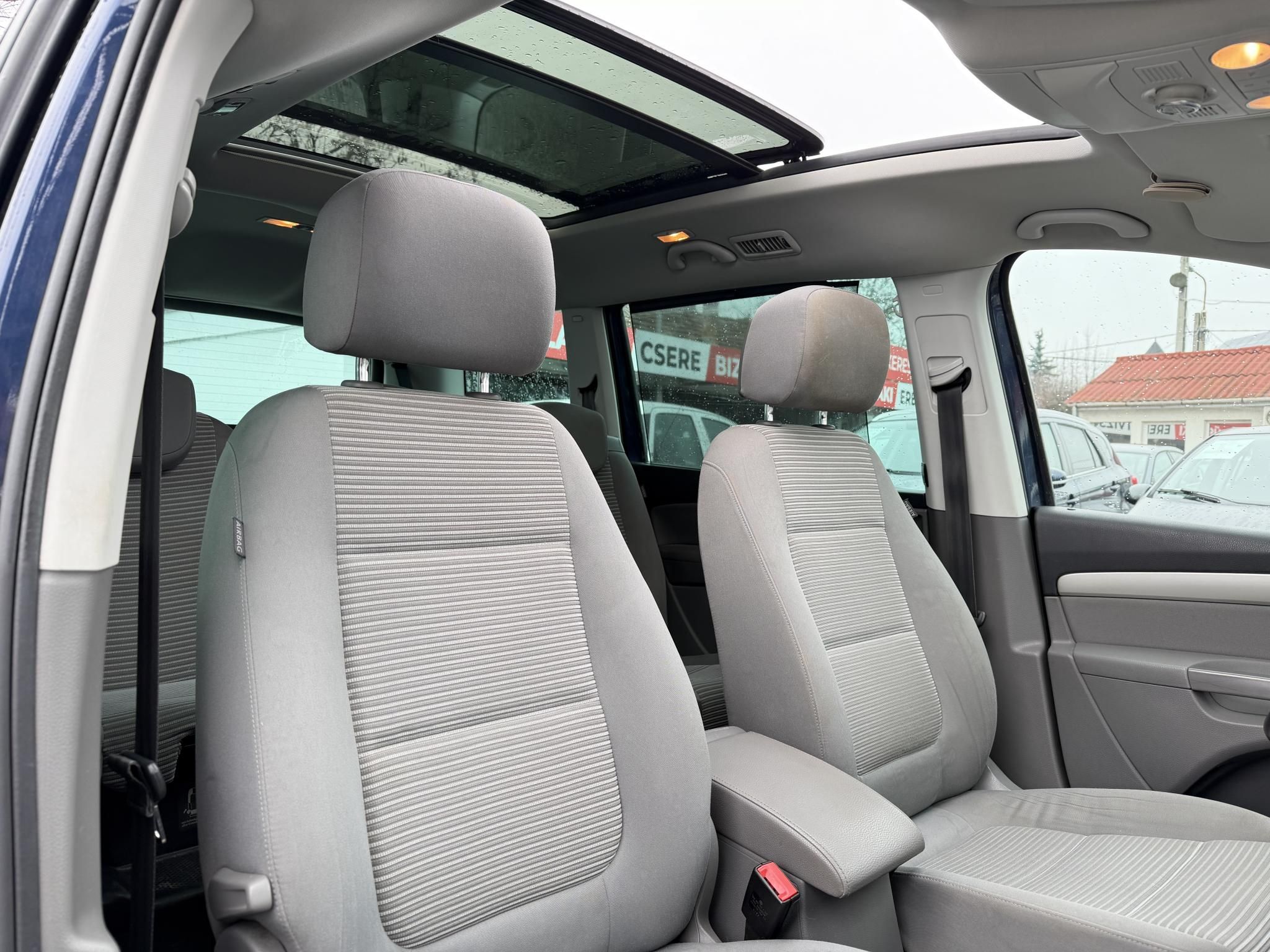 SEAT ALHAMBRA 2.0 CR TDI Style DSG [7 személy] Panorámatető Ülésfűtés Adaptív futómű Világos belső Frissen szervizelt!