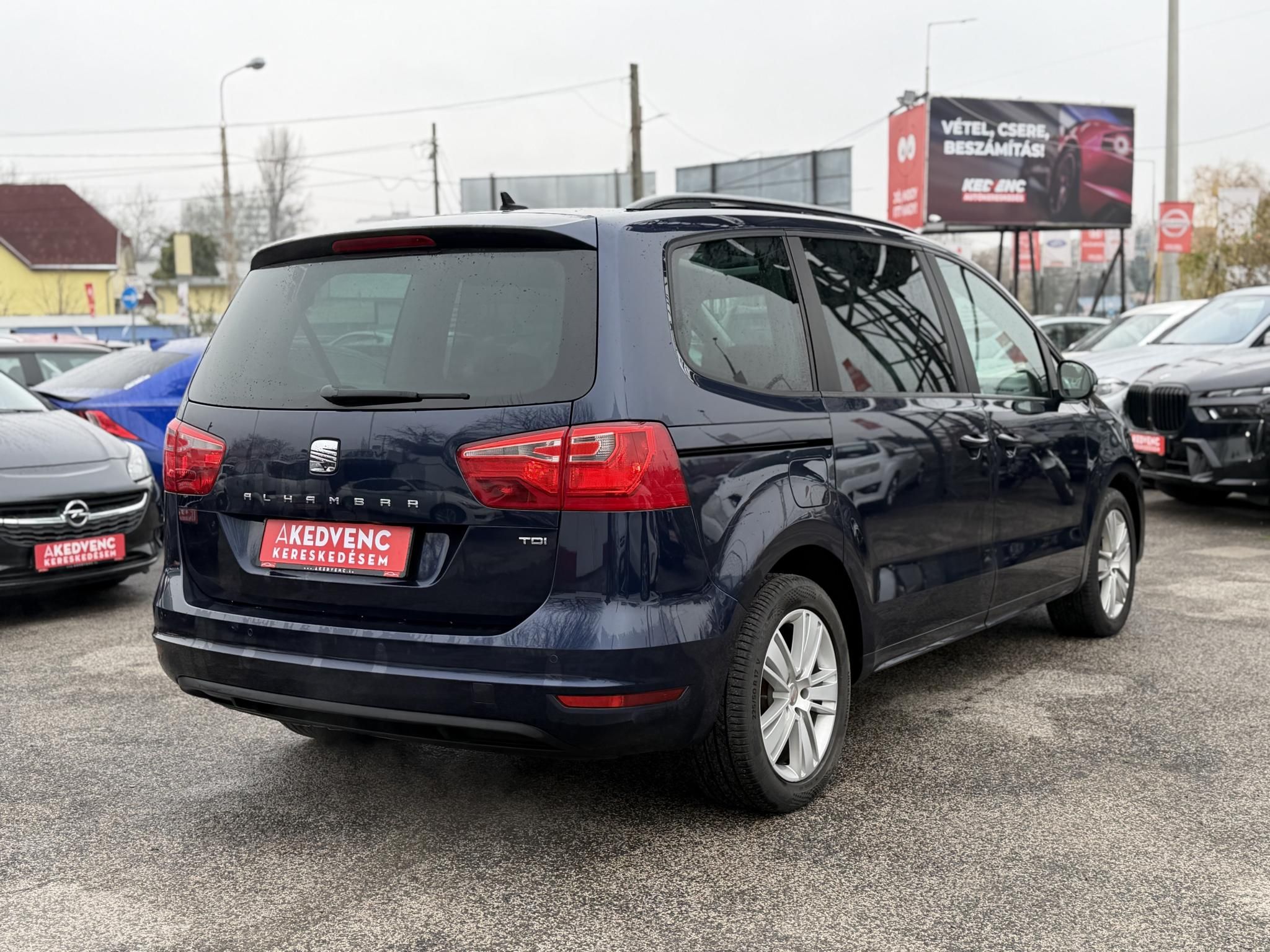 SEAT ALHAMBRA 2.0 CR TDI Style DSG [7 személy] Panorámatető Ülésfűtés Adaptív futómű Világos belső Frissen szervizelt!