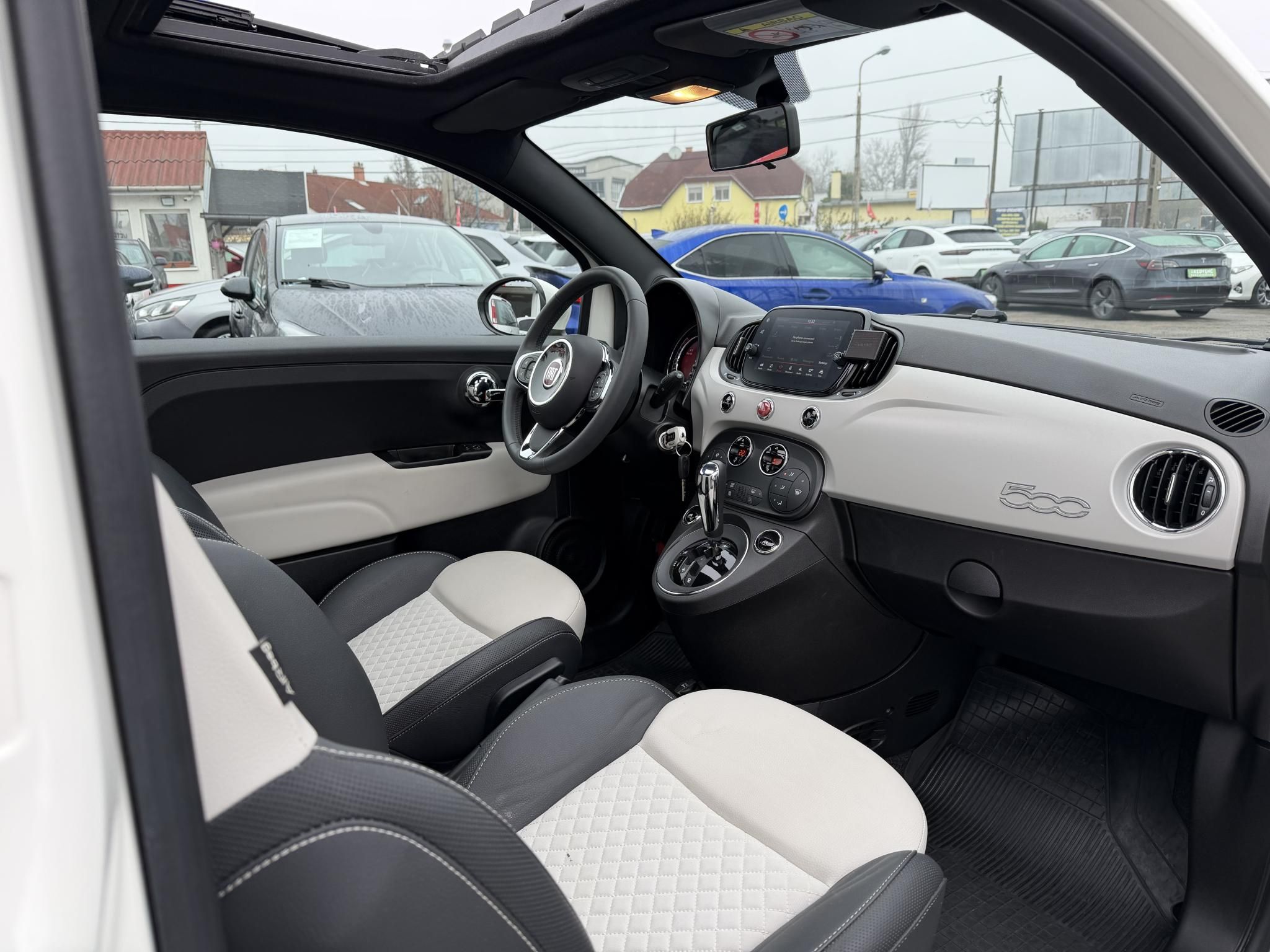 FIAT 500 1.2 8V Star Dualogic 12e km. Magyarországi Panorámatető Téli-nyári kerék Újszerű állapot!