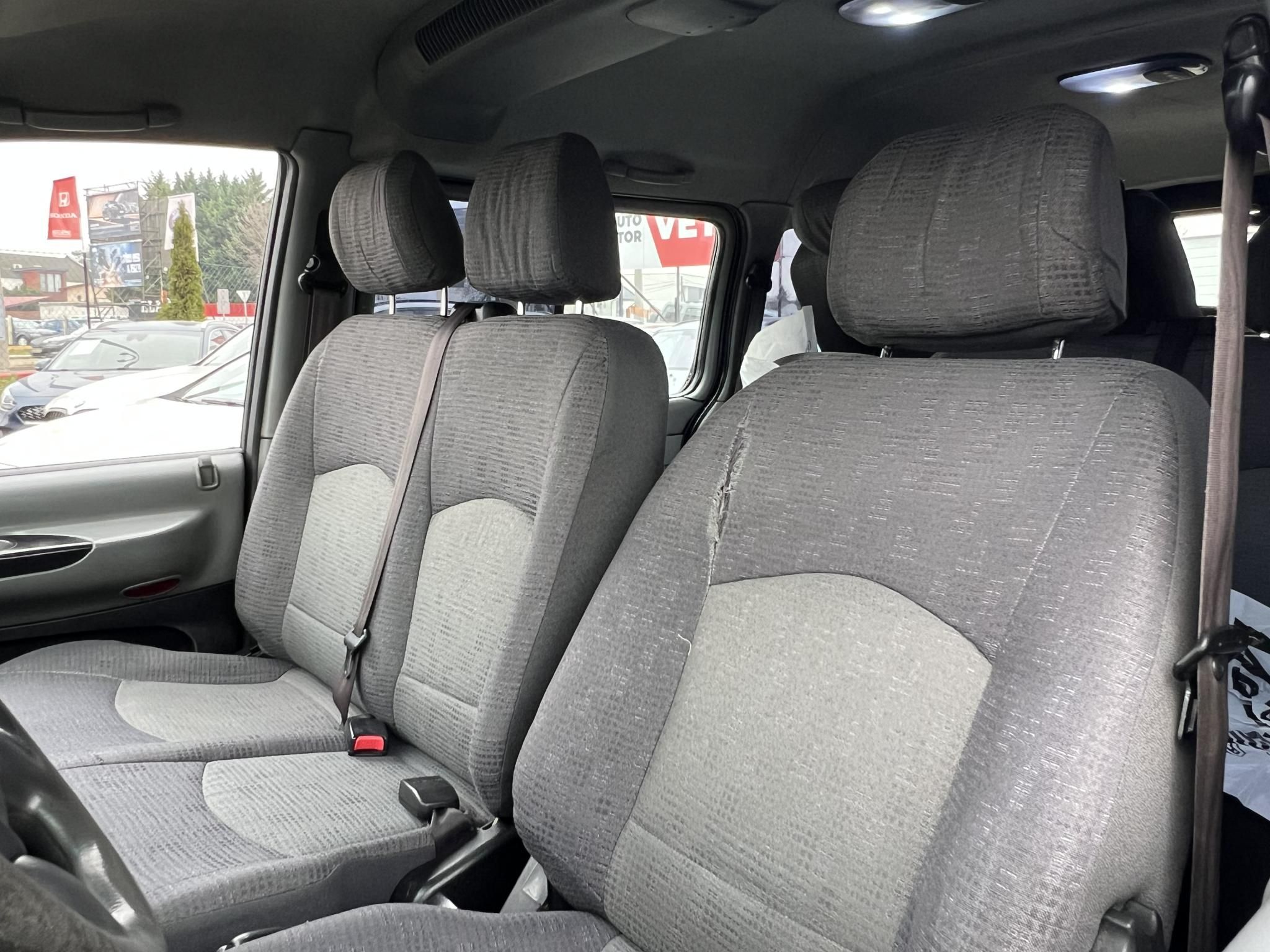 HYUNDAI H-1 2.5 CRDI (9 személyes )