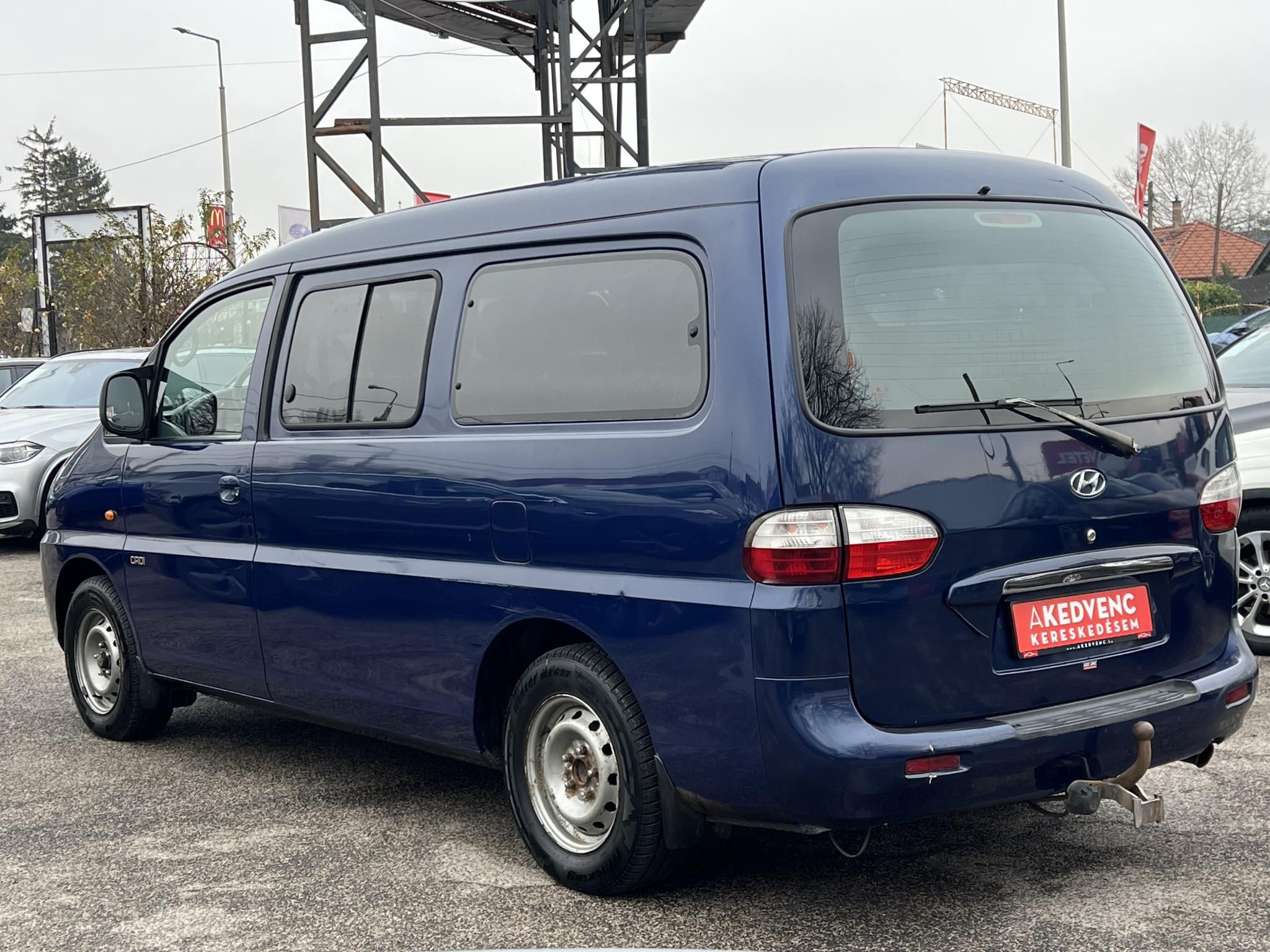 HYUNDAI H-1 2.5 CRDI (9 személyes )