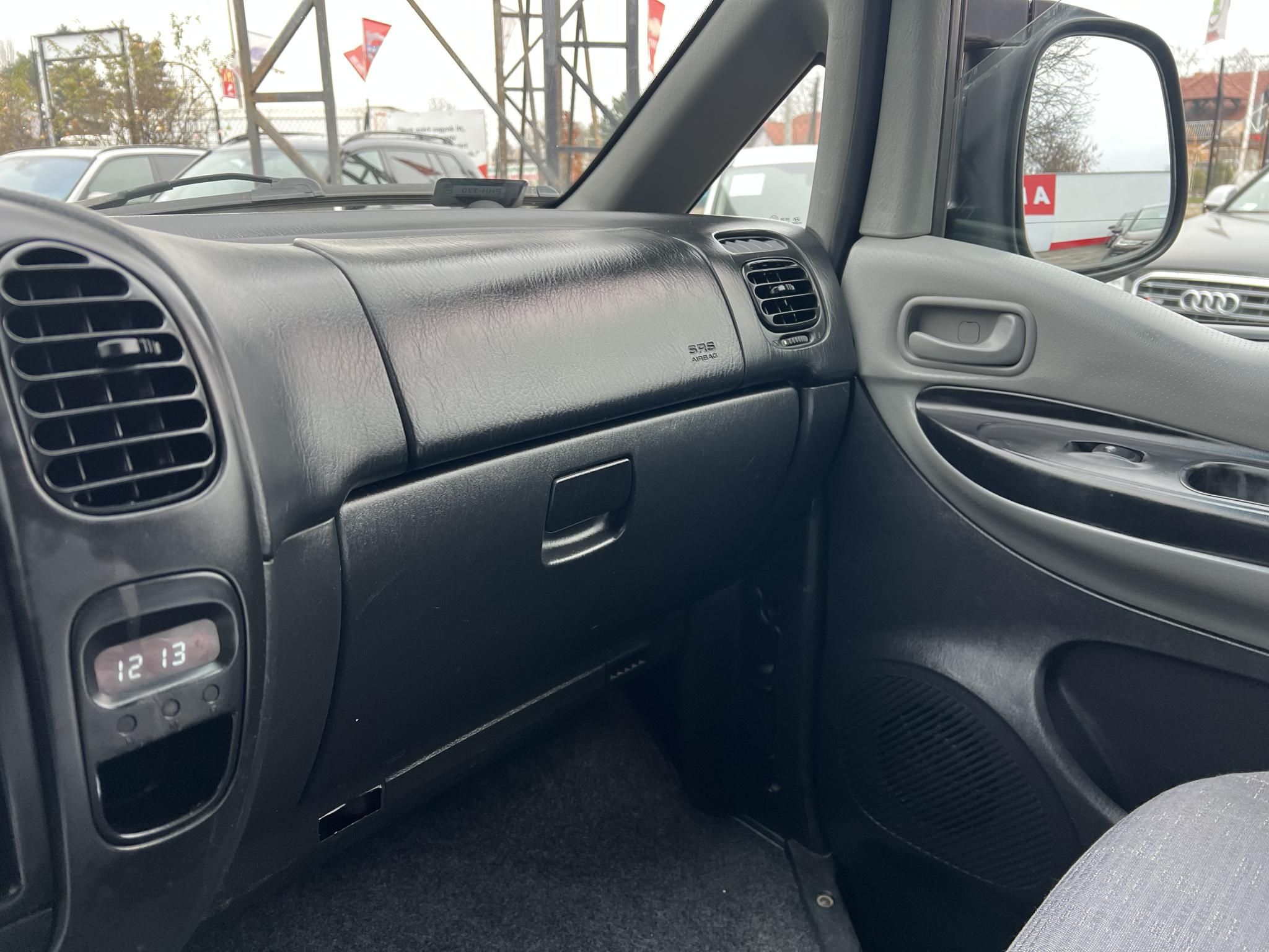 HYUNDAI H-1 2.5 CRDI (9 személyes )