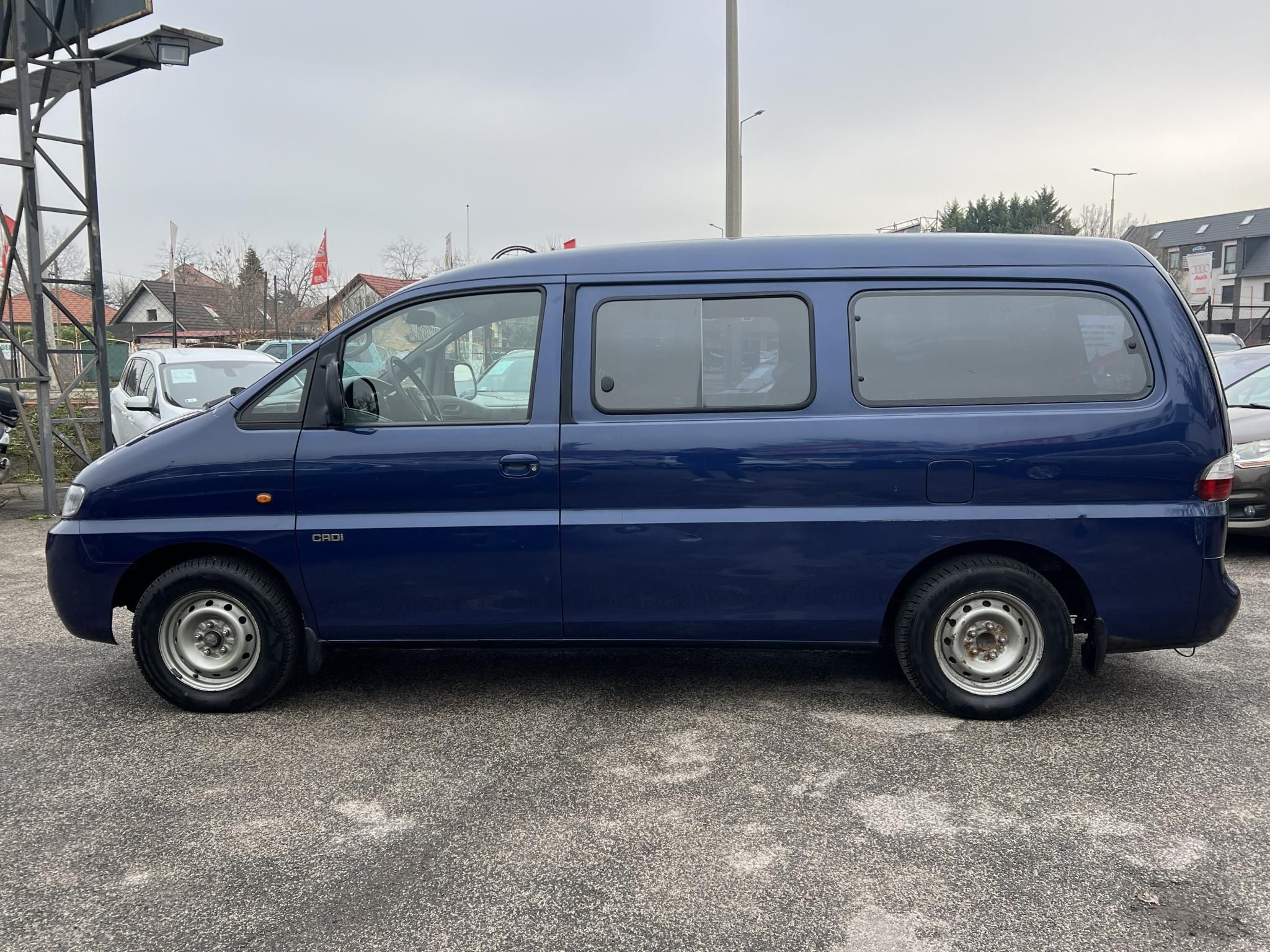 HYUNDAI H-1 2.5 CRDI (9 személyes )