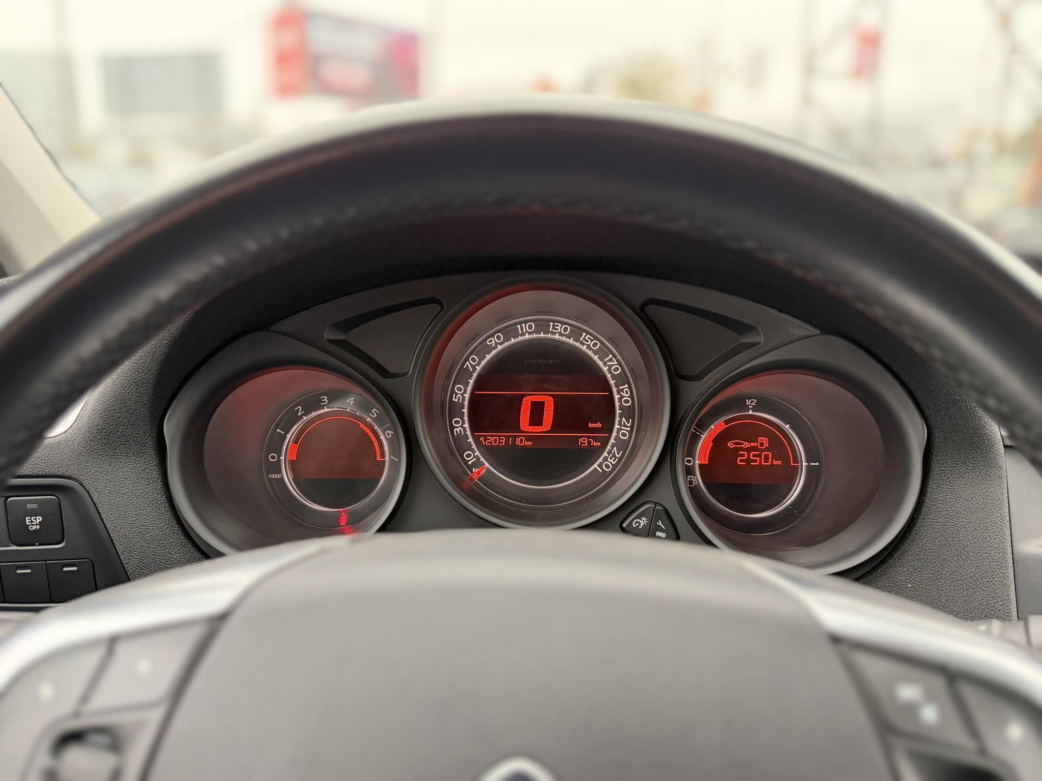 CITROEN C4 1.6 e-HDi Exclusive Masszázs ülés. Kitűnő állapot. Friss műszaki vizsga. Téli-nyári gumi!