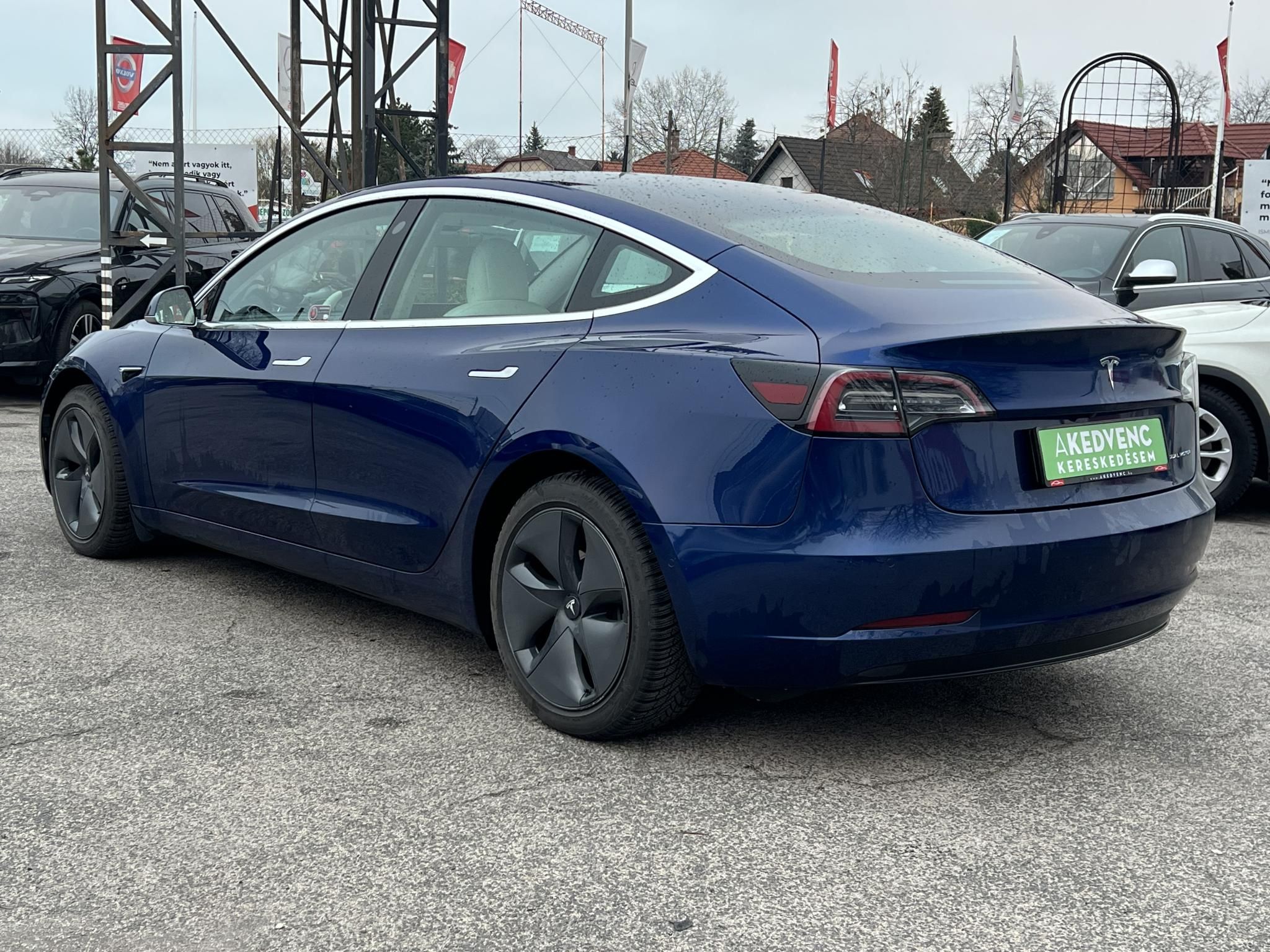 TESLA MODEL 3 Long Range AWD (Automata) 84e km. MAGYAR RENDSZÁMOS. GARANCIÁLIS. FEHÉR BELSŐ!