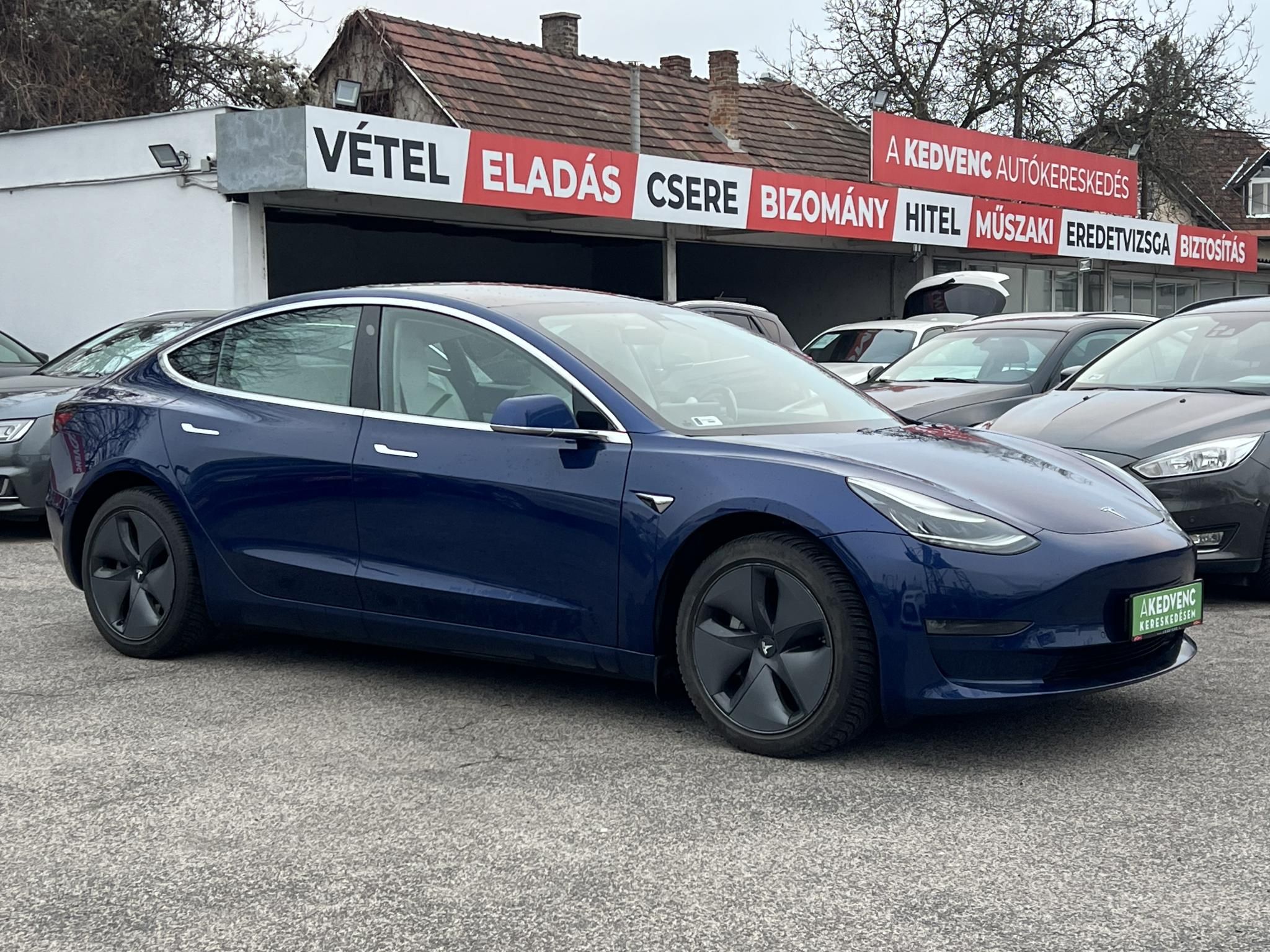 TESLA MODEL 3 Long Range AWD (Automata) 84e km. MAGYAR RENDSZÁMOS. GARANCIÁLIS. FEHÉR BELSŐ!