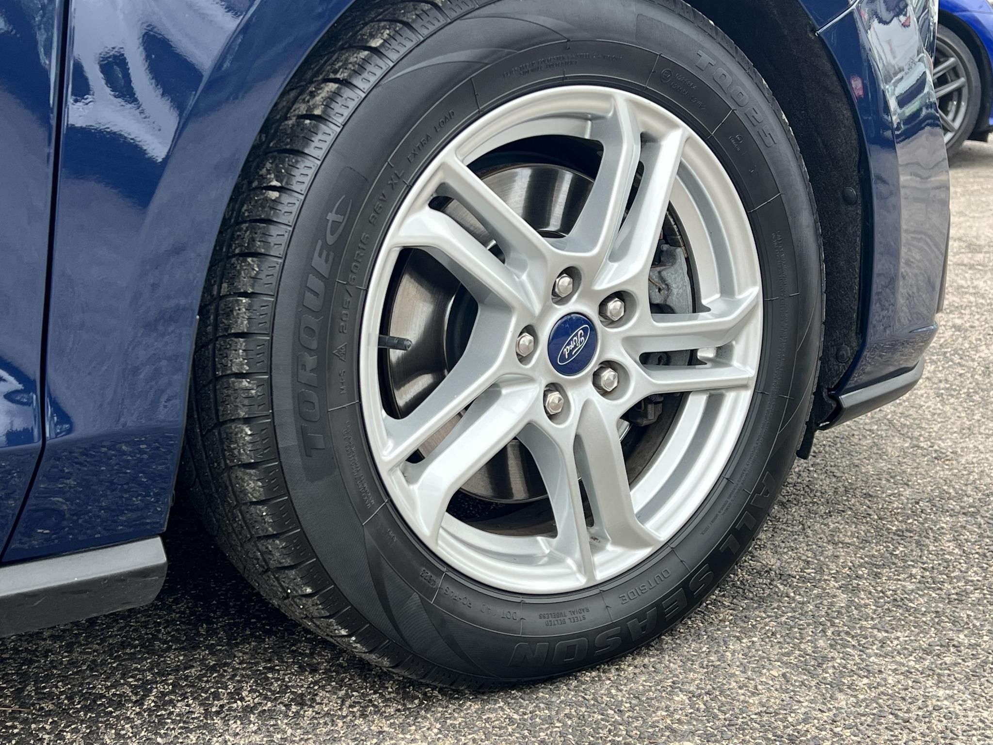 FORD FOCUS 1.5 EcoBlue Business (Automata) A LEGJOBB ÁRON! Carplay. ACC. Radar elöl-hátul. bluetooth. stb