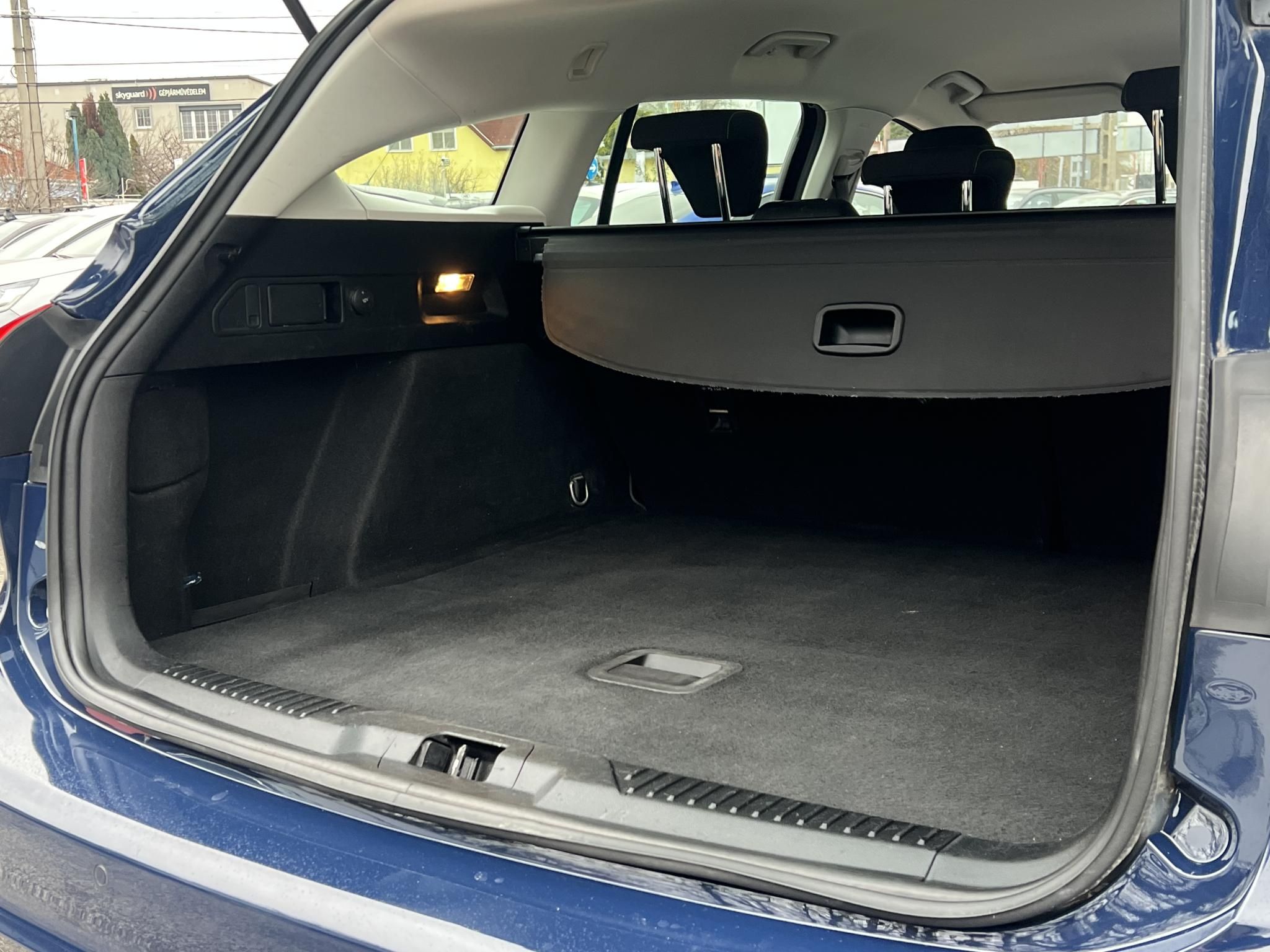 FORD FOCUS 1.5 EcoBlue Business (Automata) A LEGJOBB ÁRON! Carplay. ACC. Radar elöl-hátul. bluetooth. stb