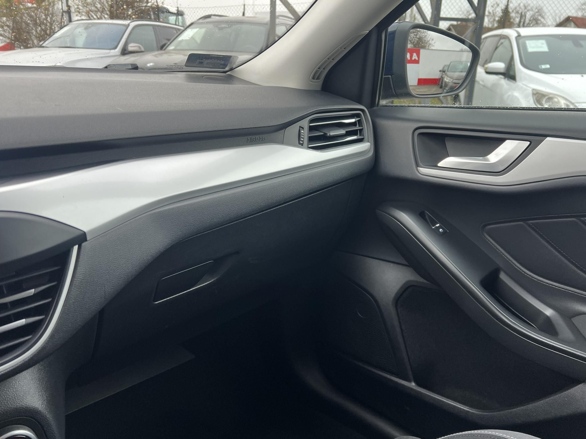 FORD FOCUS 1.5 EcoBlue Business (Automata) A LEGJOBB ÁRON! Carplay. ACC. Radar elöl-hátul. bluetooth. stb