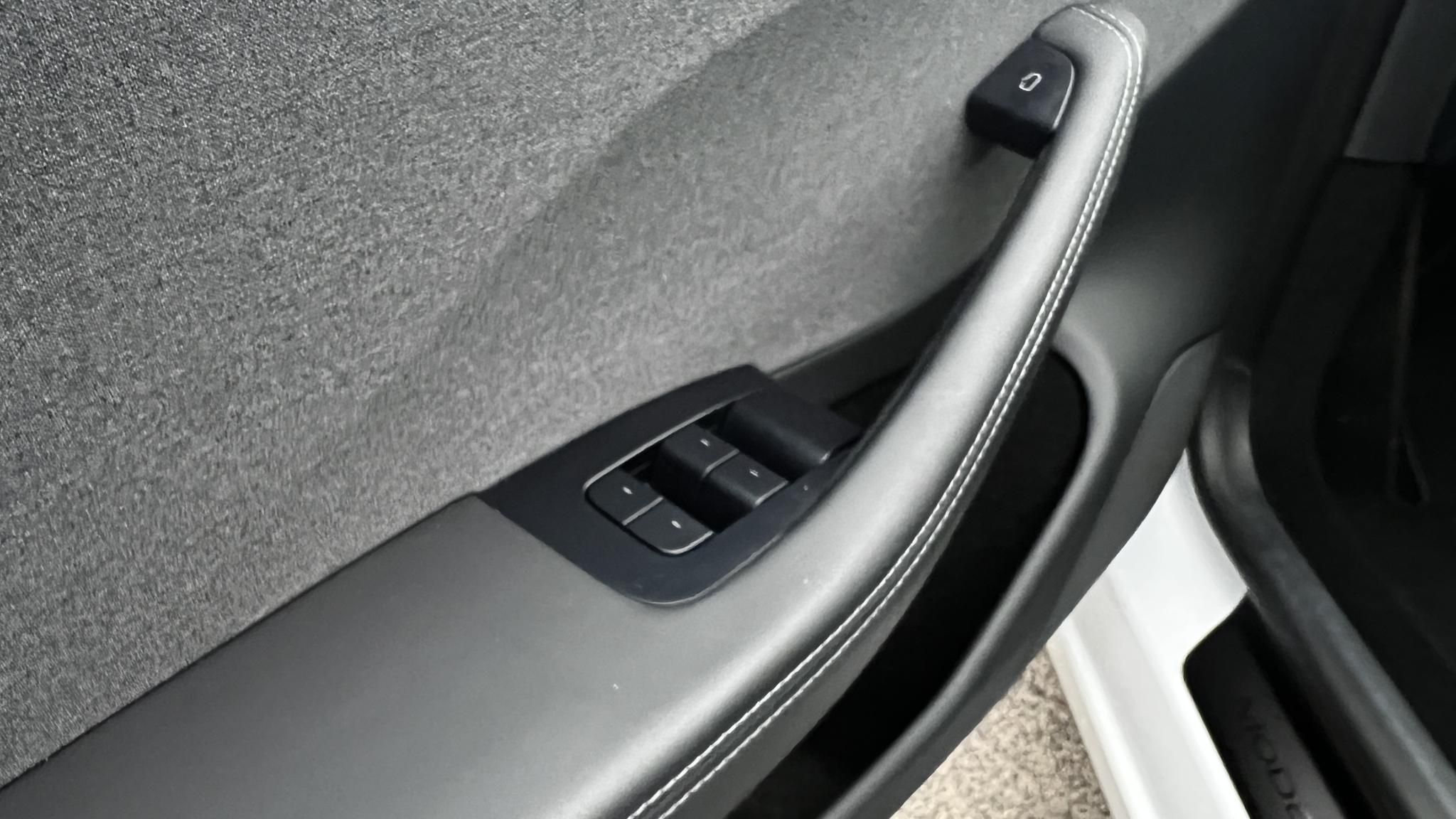 TESLA MODEL 3 RWD Premium (Automata) Kifogástalan. újszerű állapotban. 500km WLTP