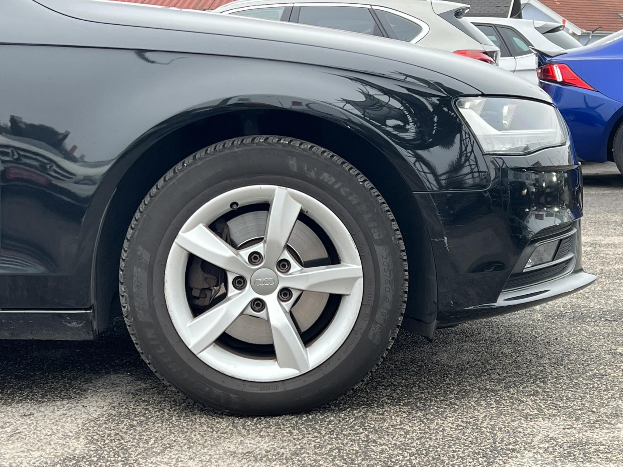 AUDI A4 2.0 TDi Klíma Tempomat Bluetooth 142e km!