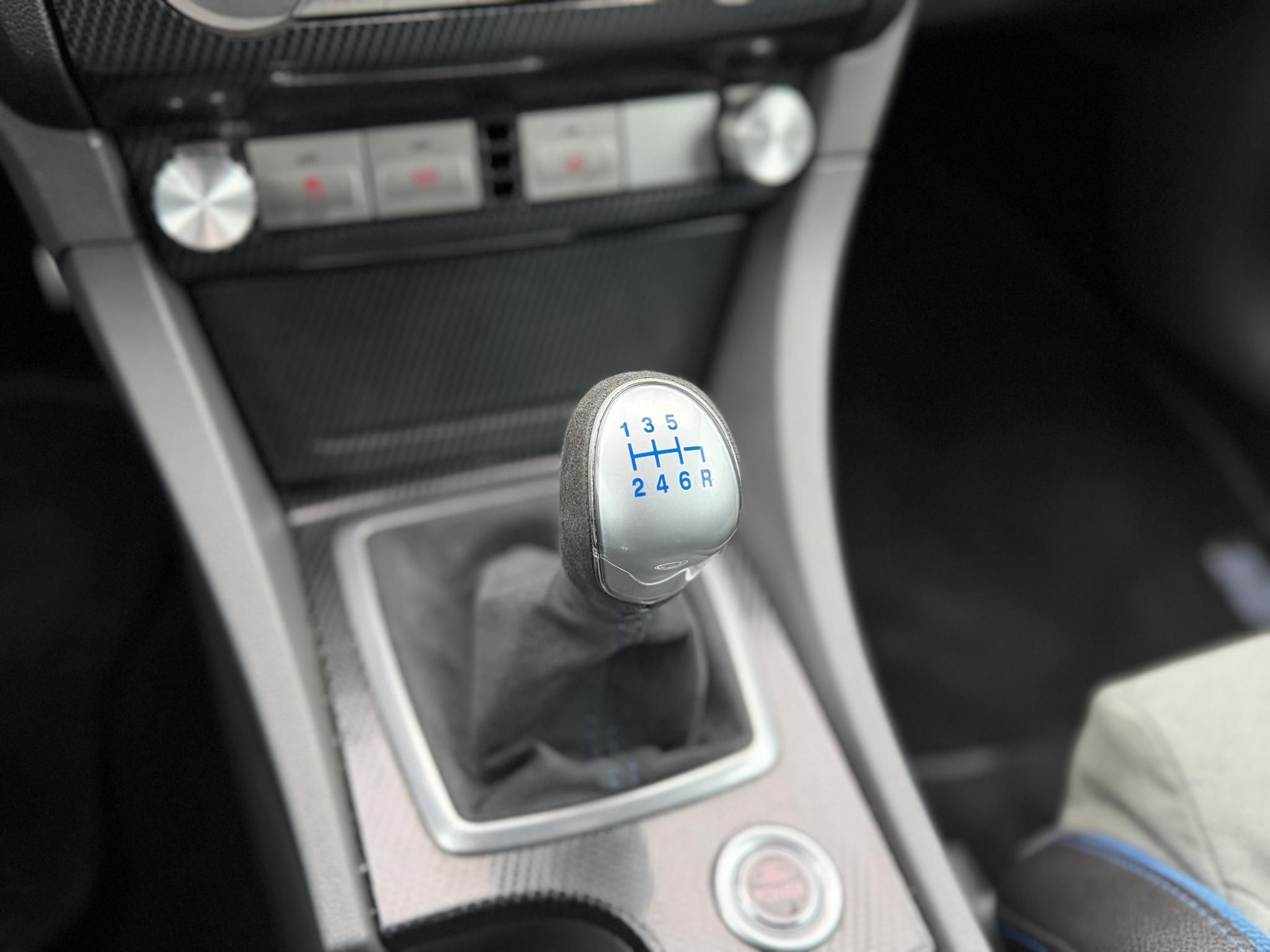 FORD FOCUS RS 2.5 T Értékes kiegészítőkkel