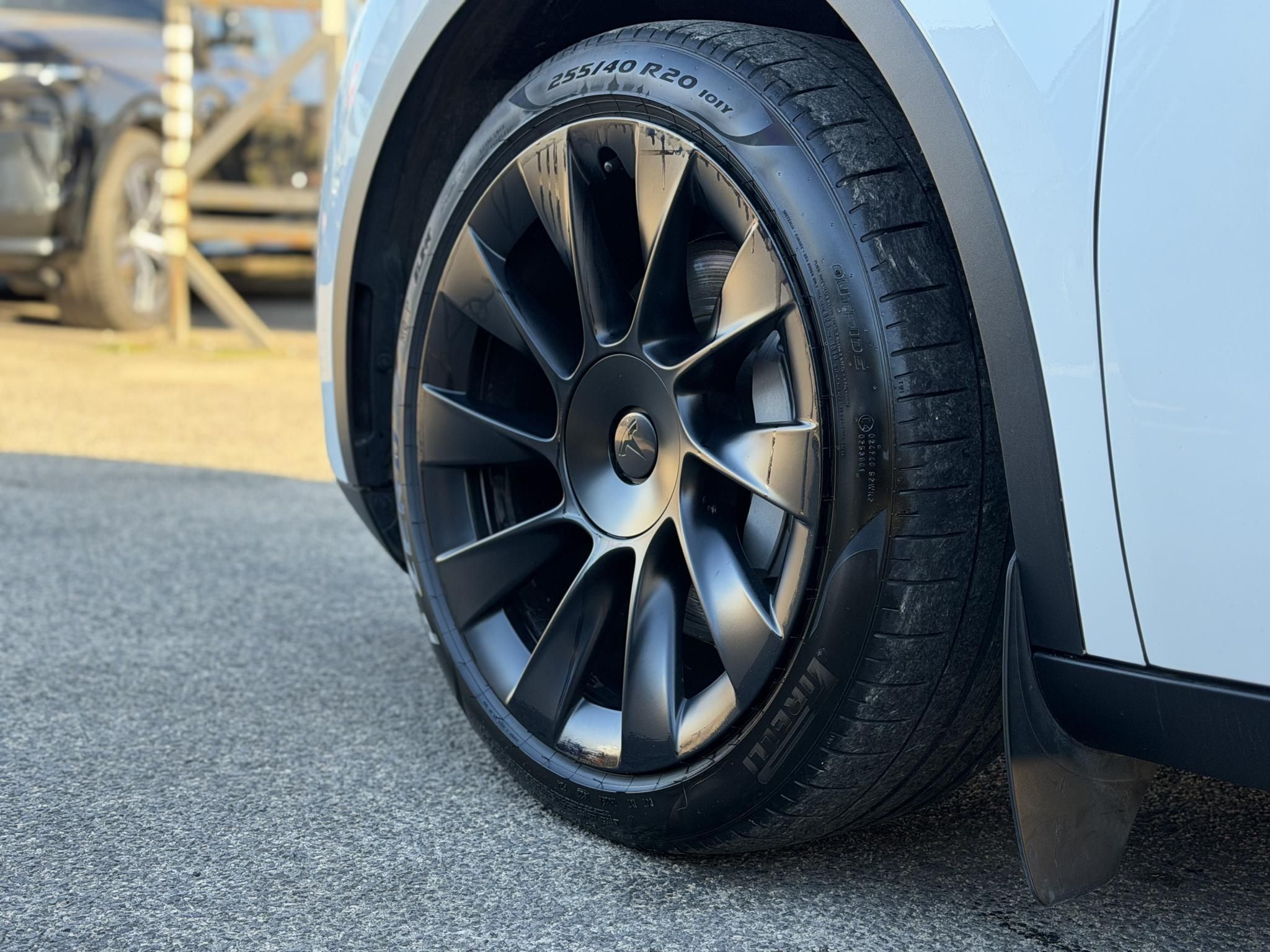 TESLA MODEL Y Long Range AWD (Automata) 72e km. AMD Ryzen. hőszivattyú. mátrix LED. garanciális!