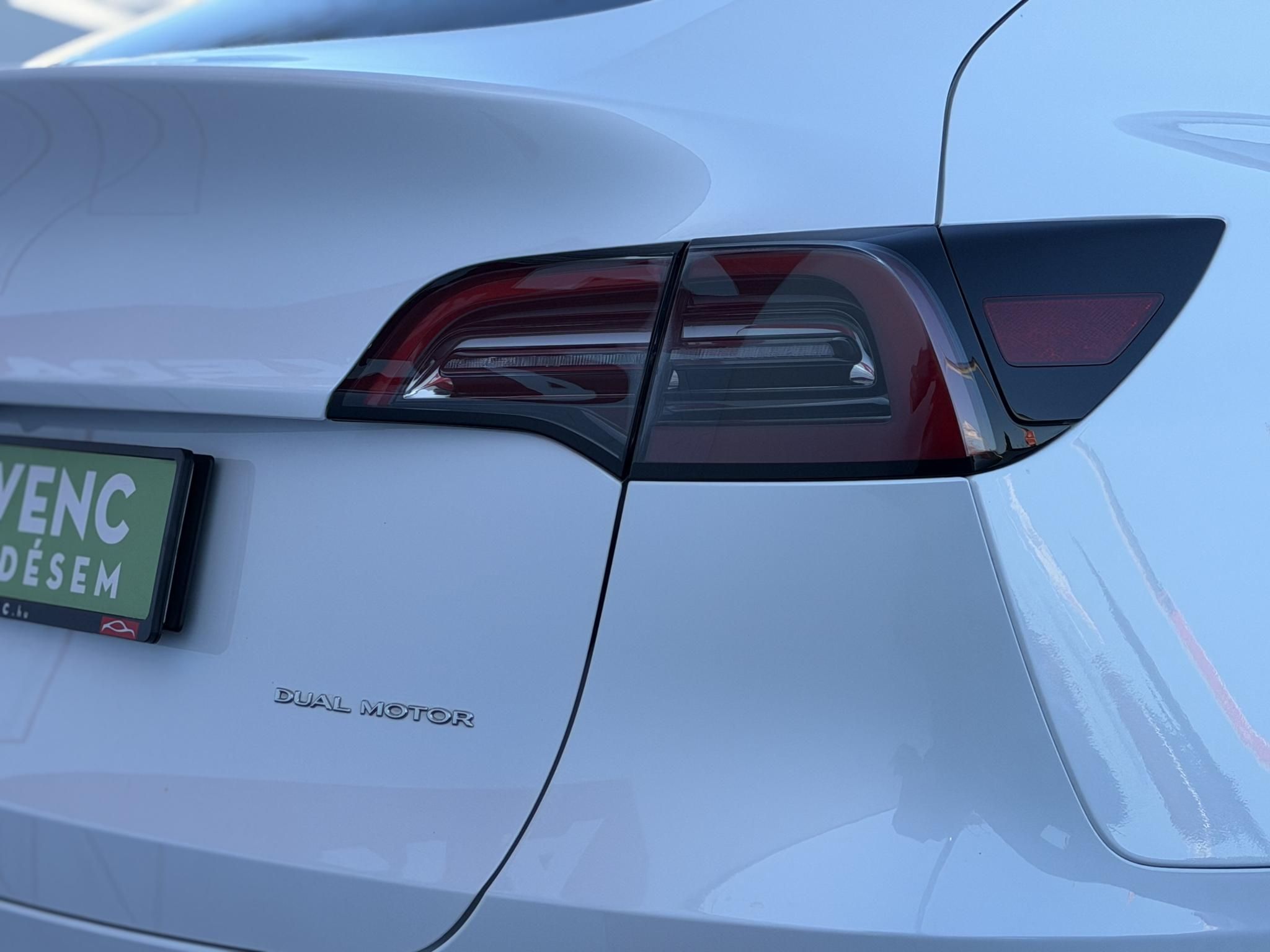 TESLA MODEL Y Long Range AWD (Automata) 72e km. AMD Ryzen. hőszivattyú. mátrix LED. garanciális!