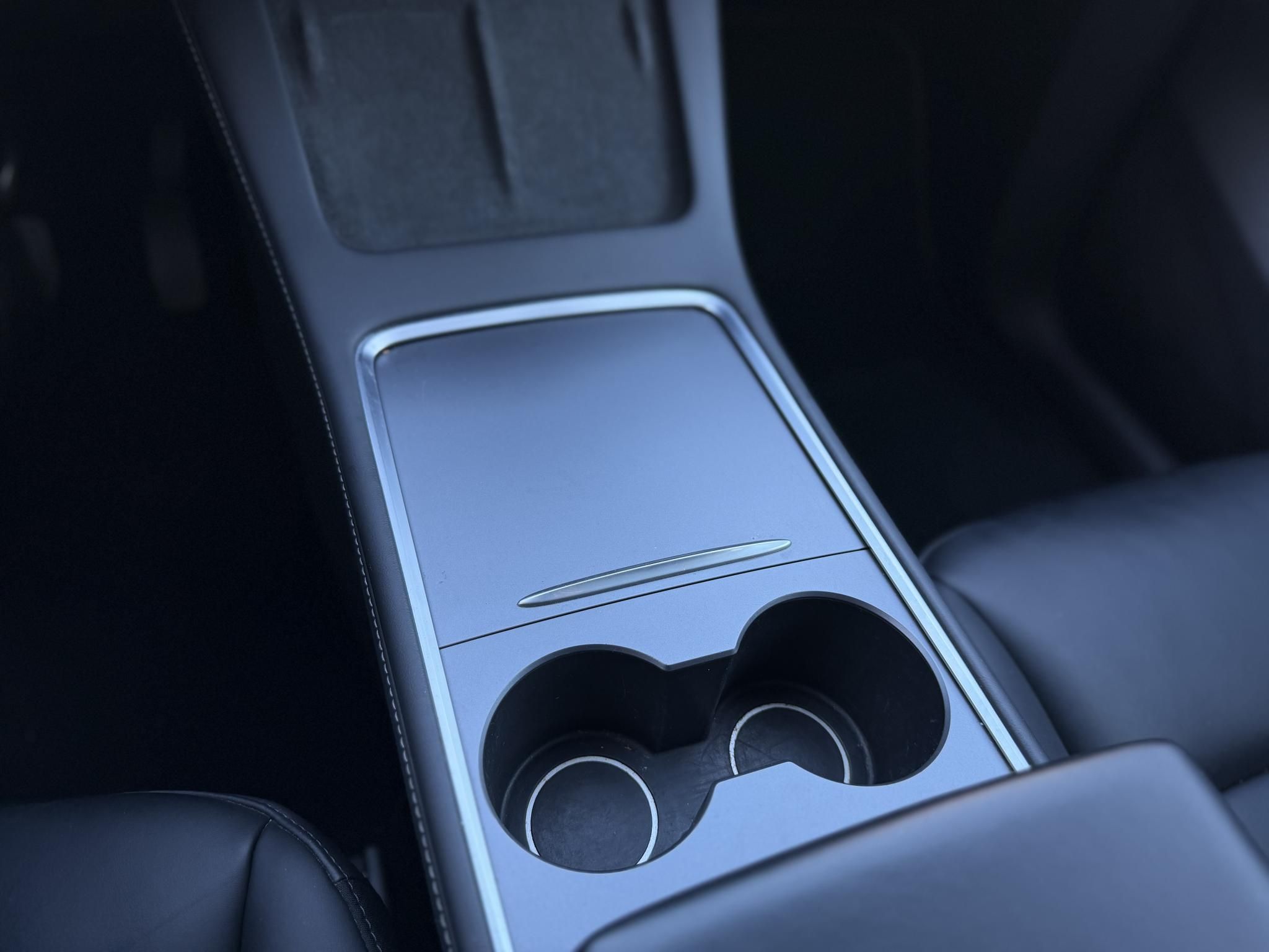 TESLA MODEL Y Long Range AWD (Automata) 72e km. AMD Ryzen. hőszivattyú. mátrix LED. garanciális!