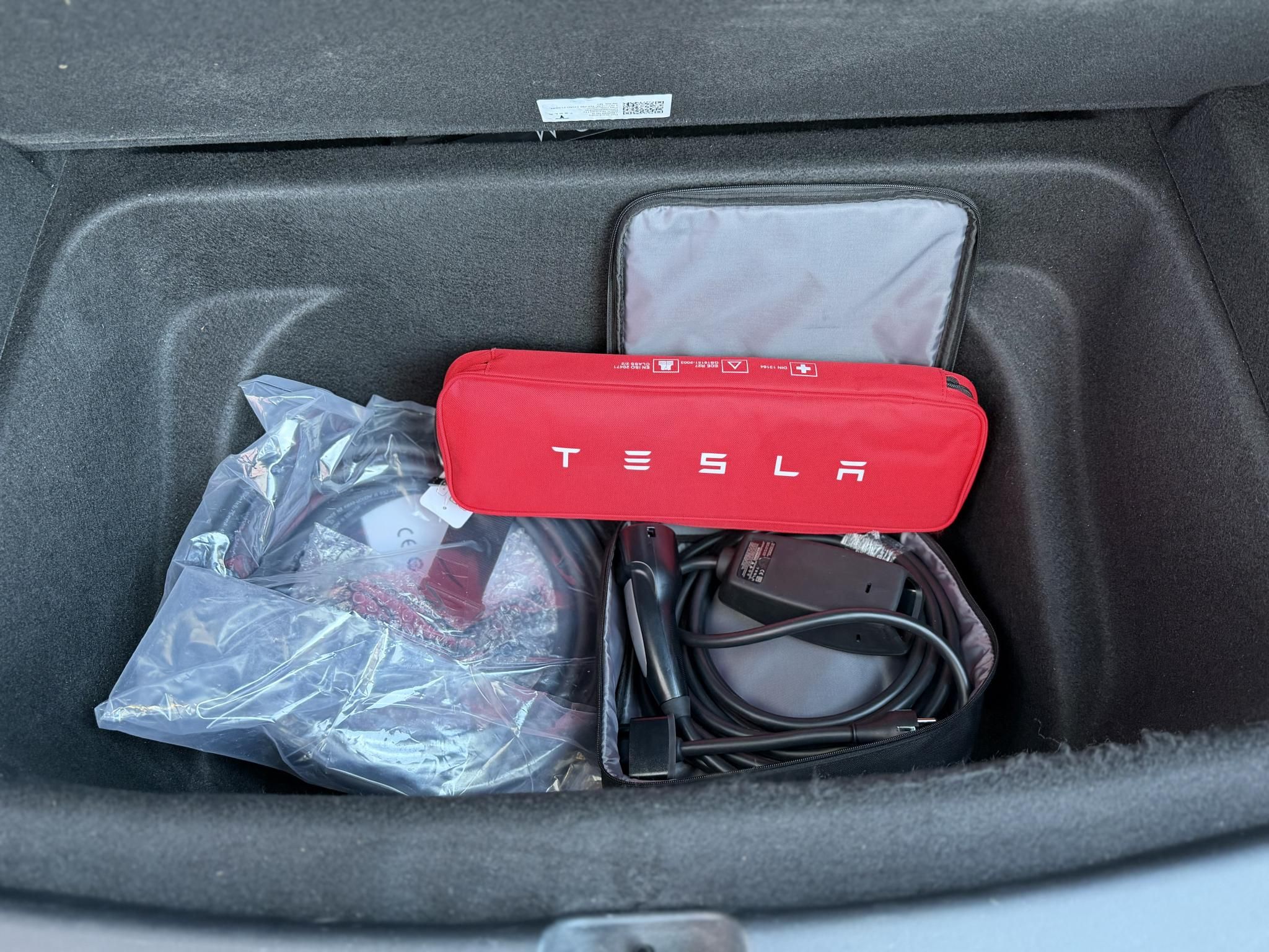 TESLA MODEL Y Long Range AWD (Automata) 72e km. AMD Ryzen. hőszivattyú. mátrix LED. garanciális!