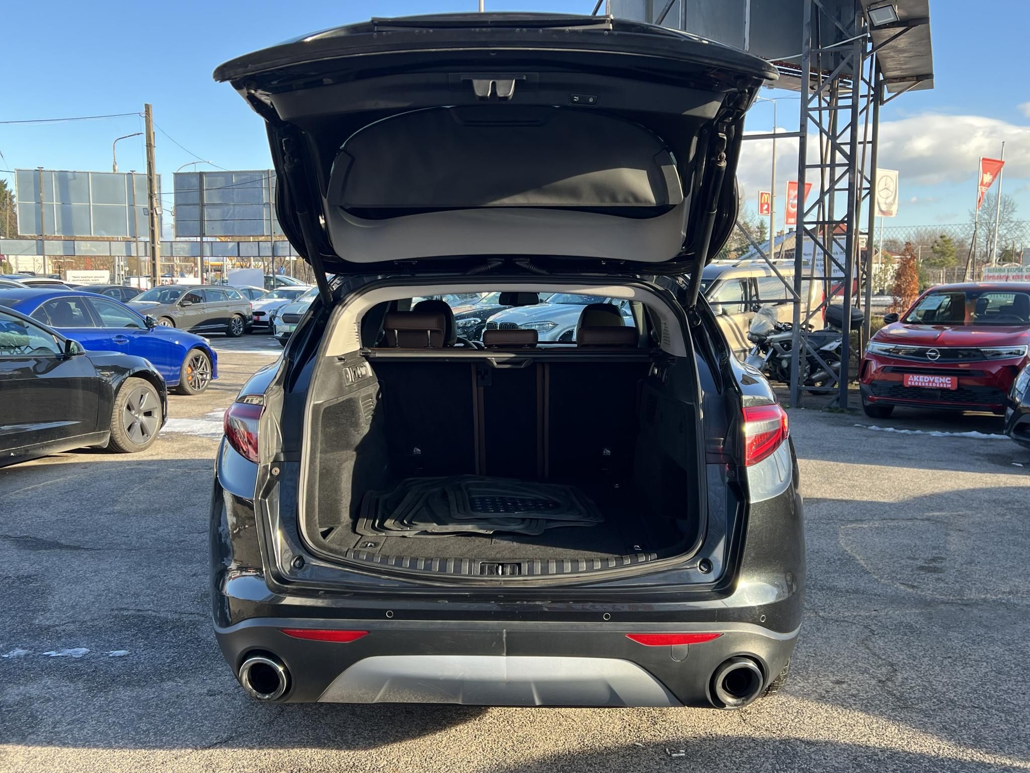 ALFA ROMEO STELVIO 2.0 T Super Q4 (Automata) 200le. LED Tempomat Navi Lejtmenet Bluetooth Kormányváltó