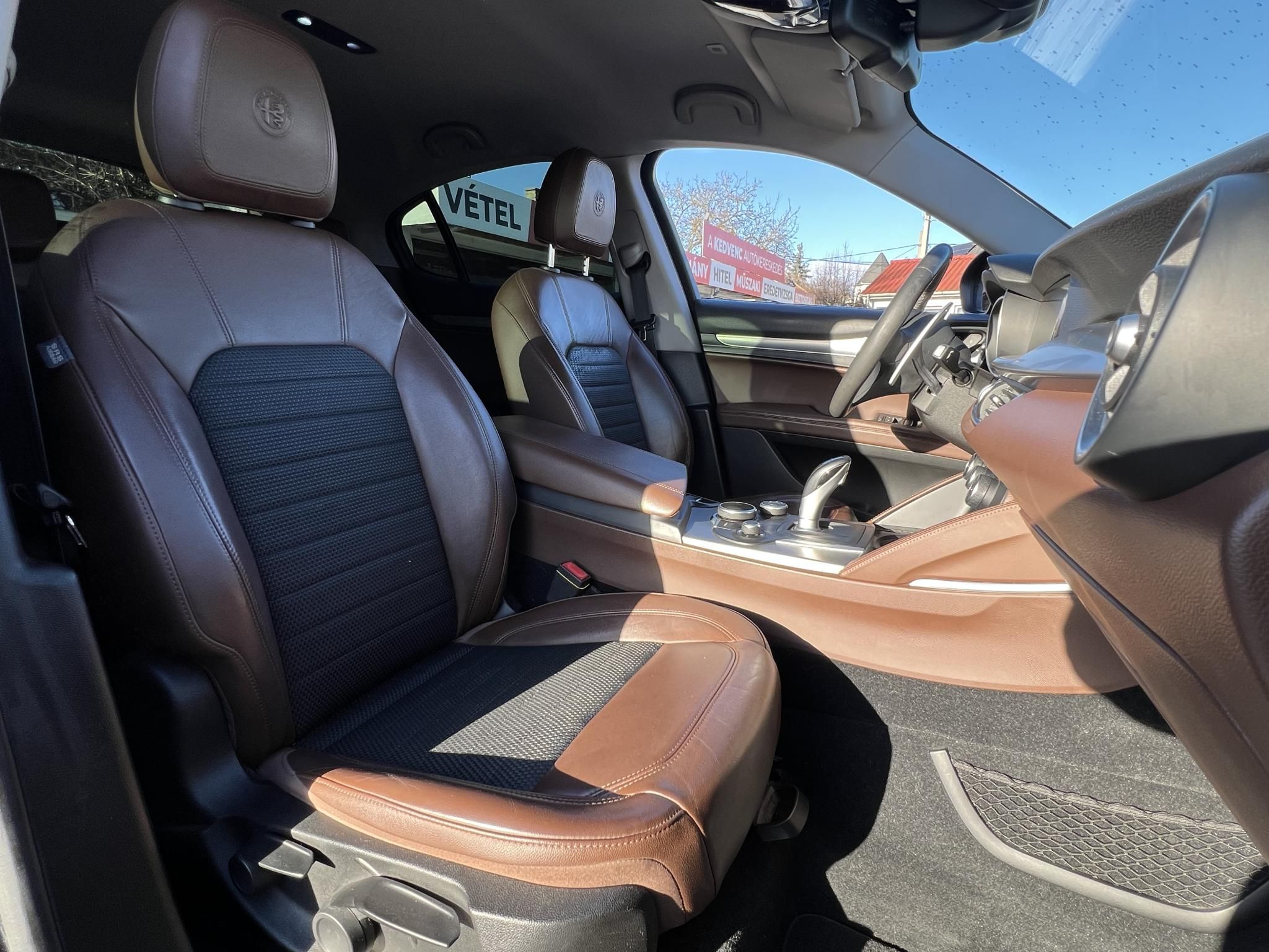 ALFA ROMEO STELVIO 2.0 T Super Q4 (Automata) 200le. LED Tempomat Navi Lejtmenet Bluetooth Kormányváltó