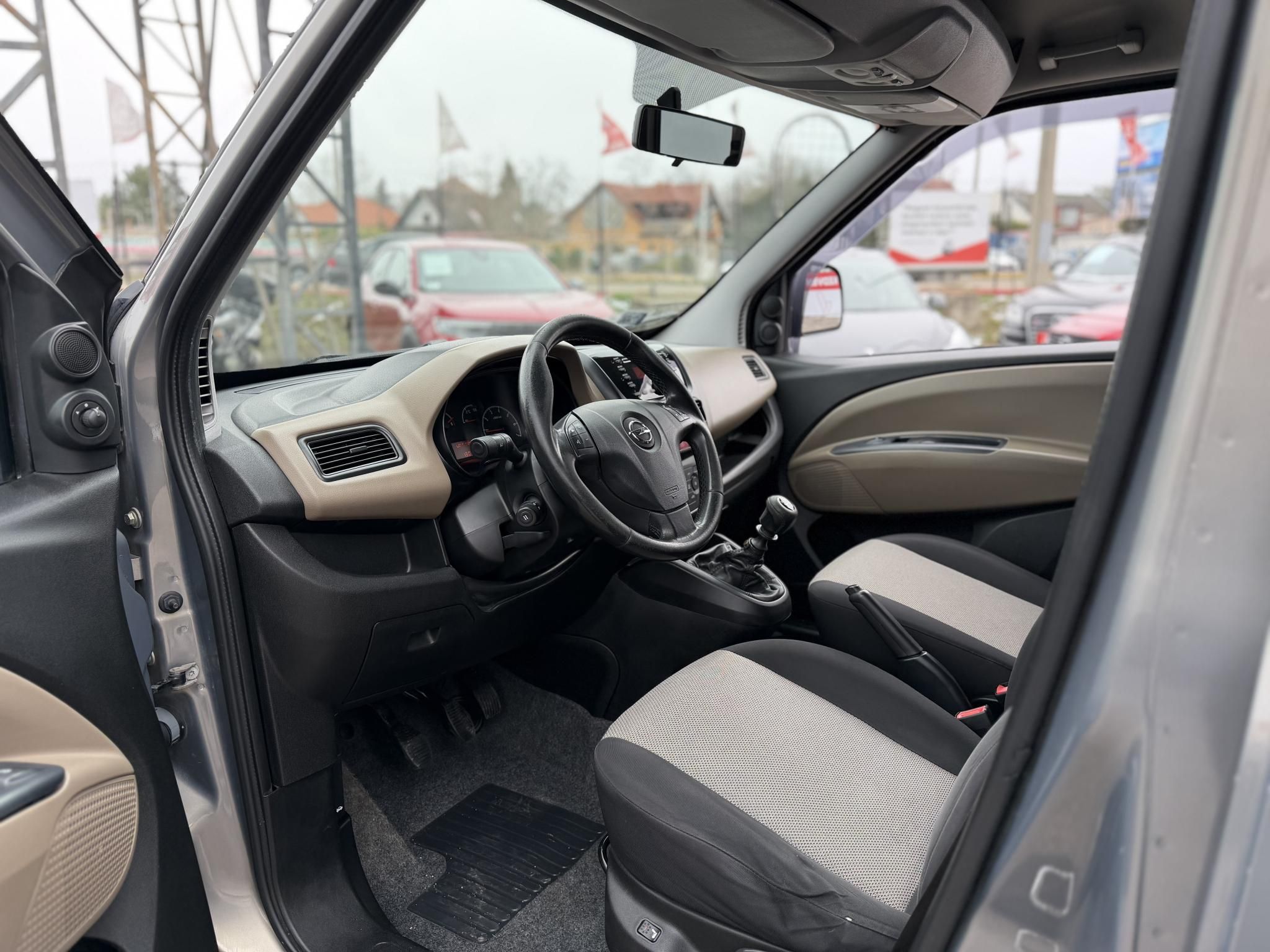 OPEL COMBO 1.6 CDTI L1H1 Enjoy 7 személyes M.o.-i. 1.tul. Márkaszervizelt. Téli-nyári kerék garnitúra!