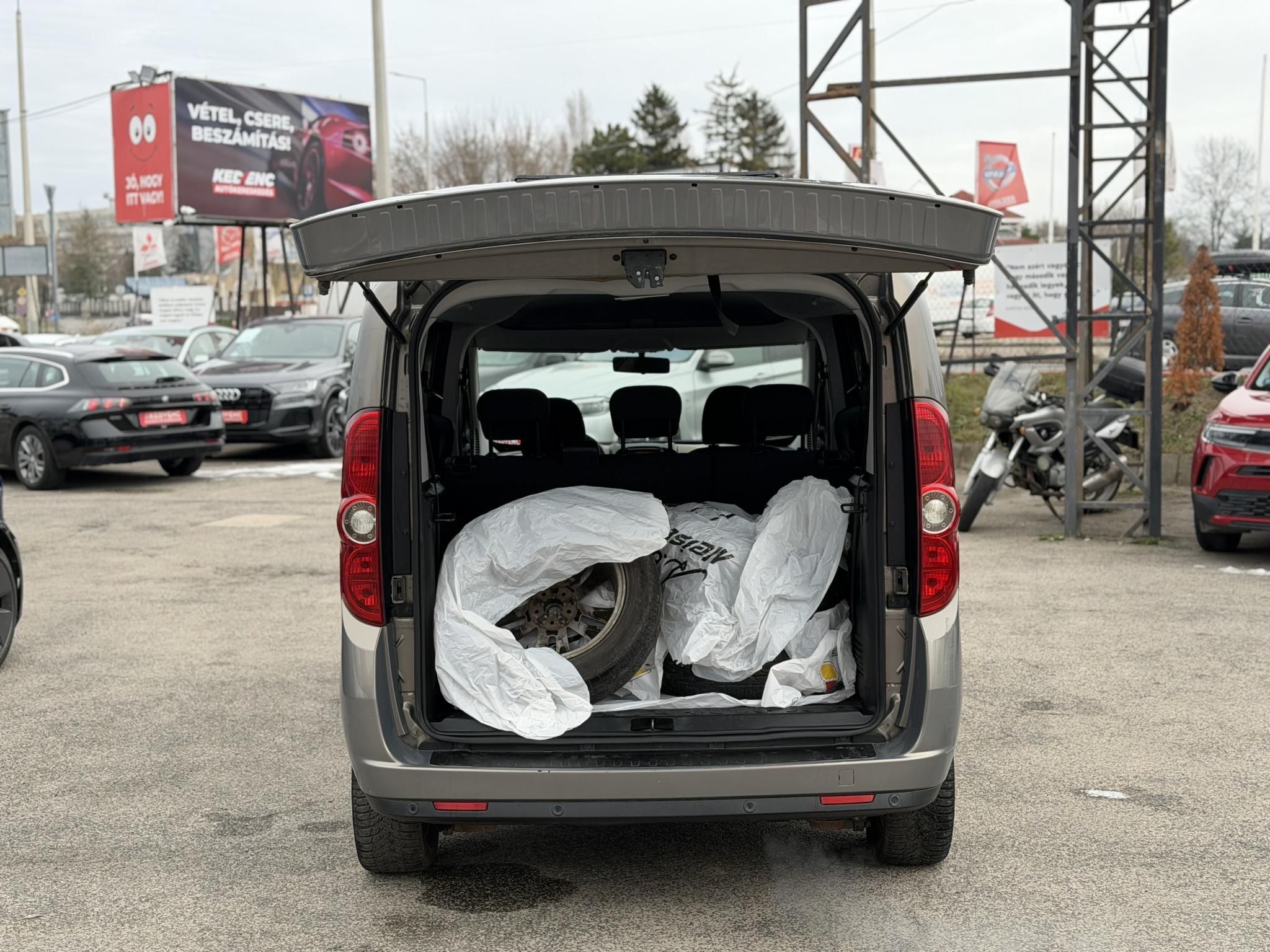 OPEL COMBO 1.6 CDTI L1H1 Enjoy 7 személyes M.o.-i. 1.tul. Márkaszervizelt. Téli-nyári kerék garnitúra!