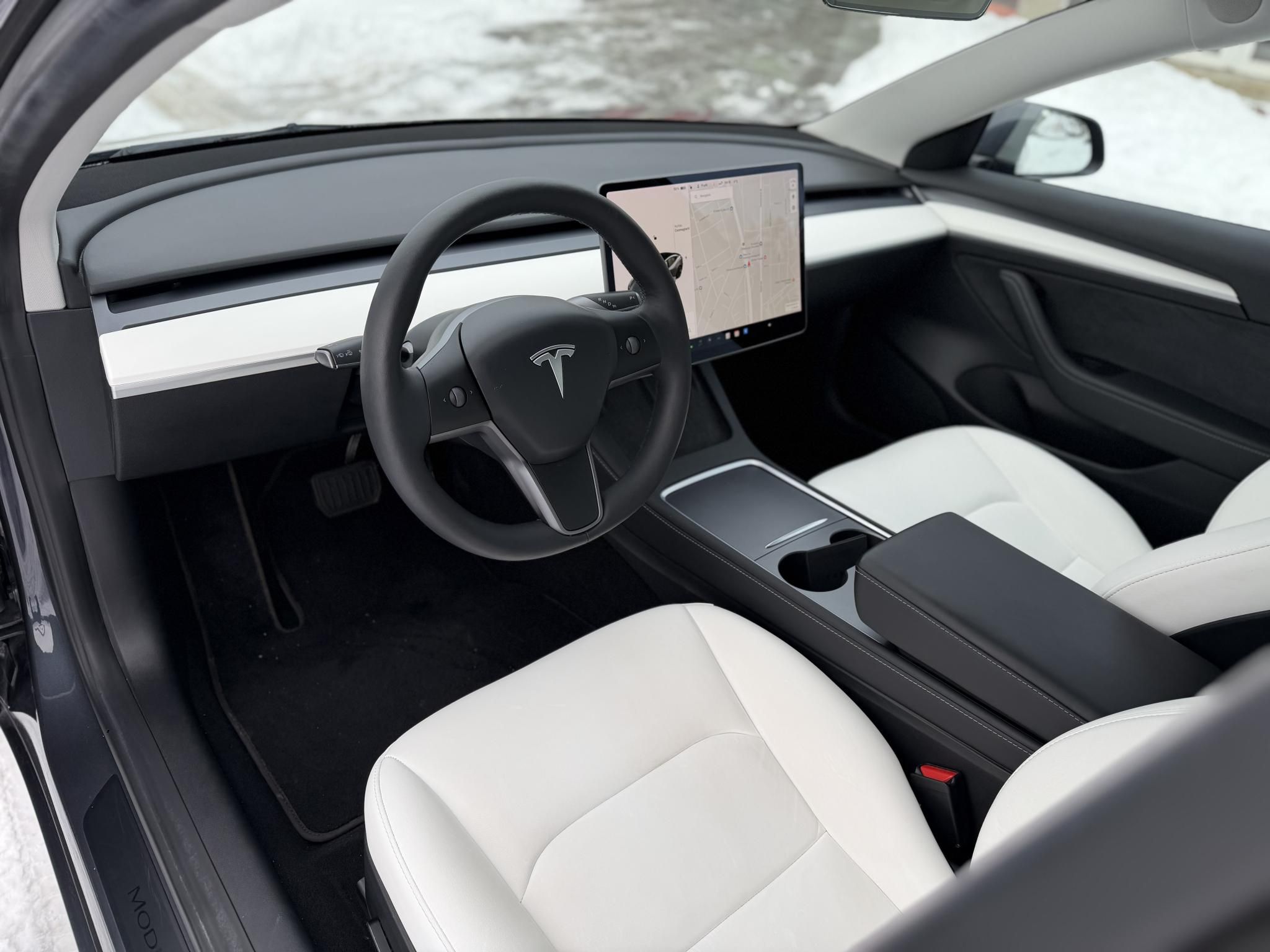 TESLA MODEL 3 Long Range AWD (Automata) 76e km. FEHÉR BELSŐ. mátrix LED. hőszivattyú. garanciális. megkímélt állapot!