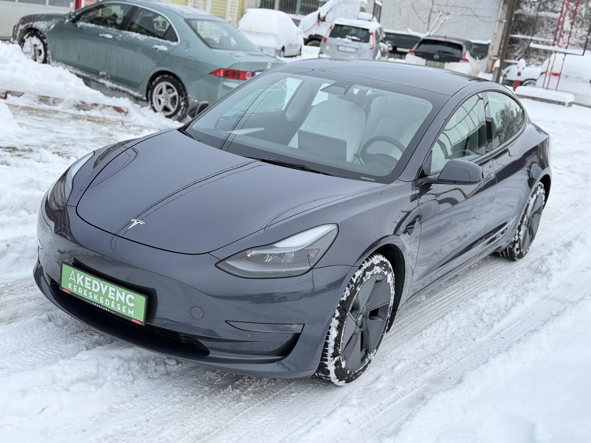 TESLA MODEL 3 Long Range AWD (Automata) 76e km. FEHÉR BELSŐ. mátrix LED. hőszivattyú. garanciális. megkímélt állapot!