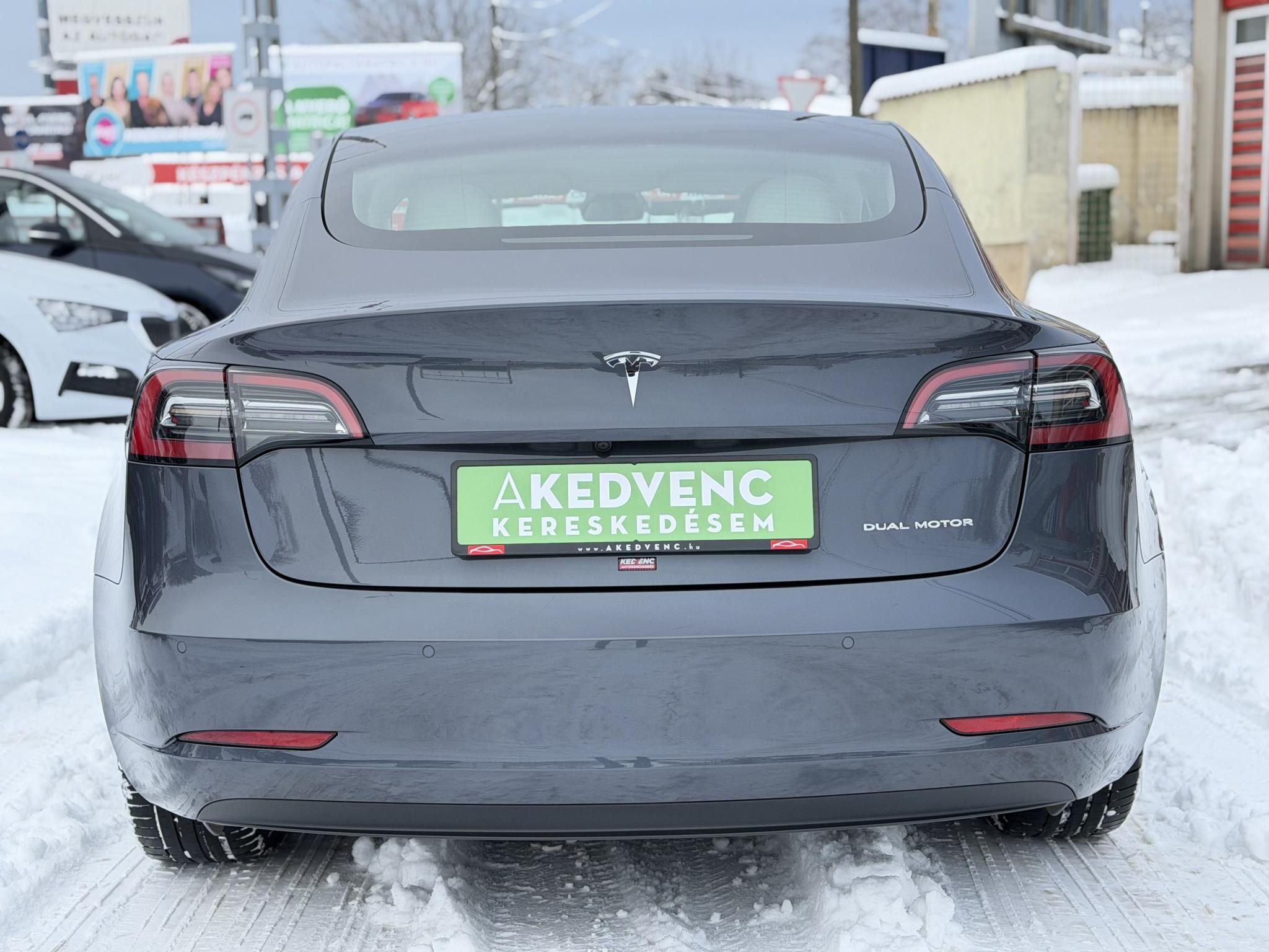 TESLA MODEL 3 Long Range AWD (Automata) 76e km. FEHÉR BELSŐ. mátrix LED. hőszivattyú. garanciális. megkímélt állapot!