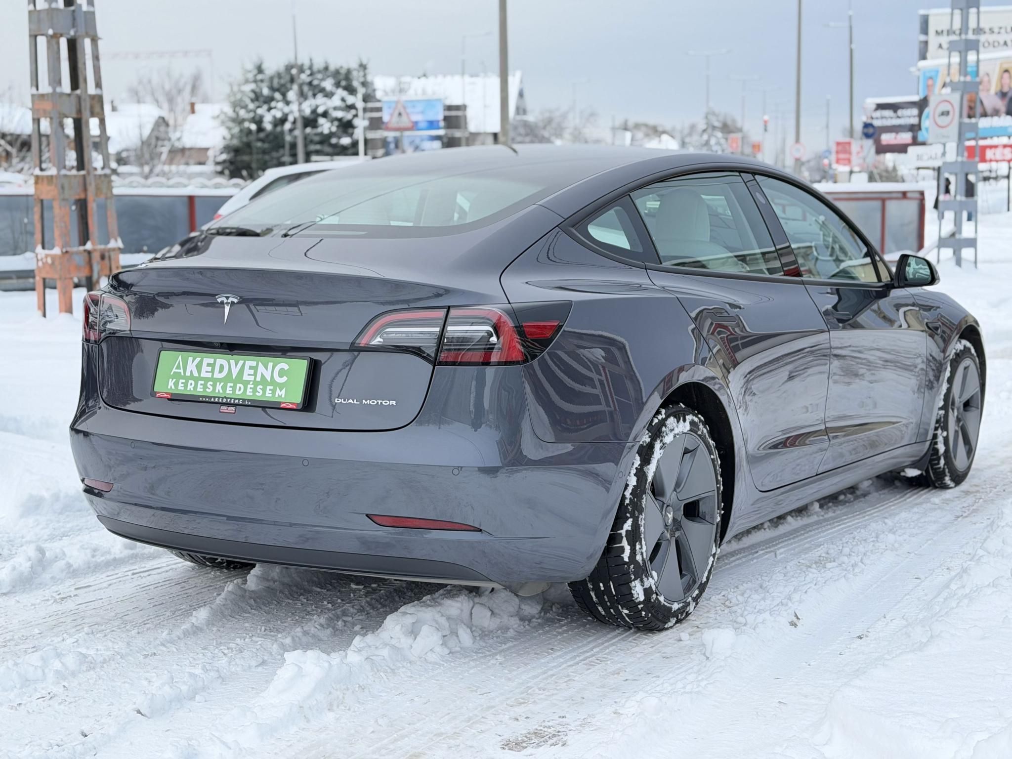 TESLA MODEL 3 Long Range AWD (Automata) 76e km. FEHÉR BELSŐ. mátrix LED. hőszivattyú. garanciális. megkímélt állapot!
