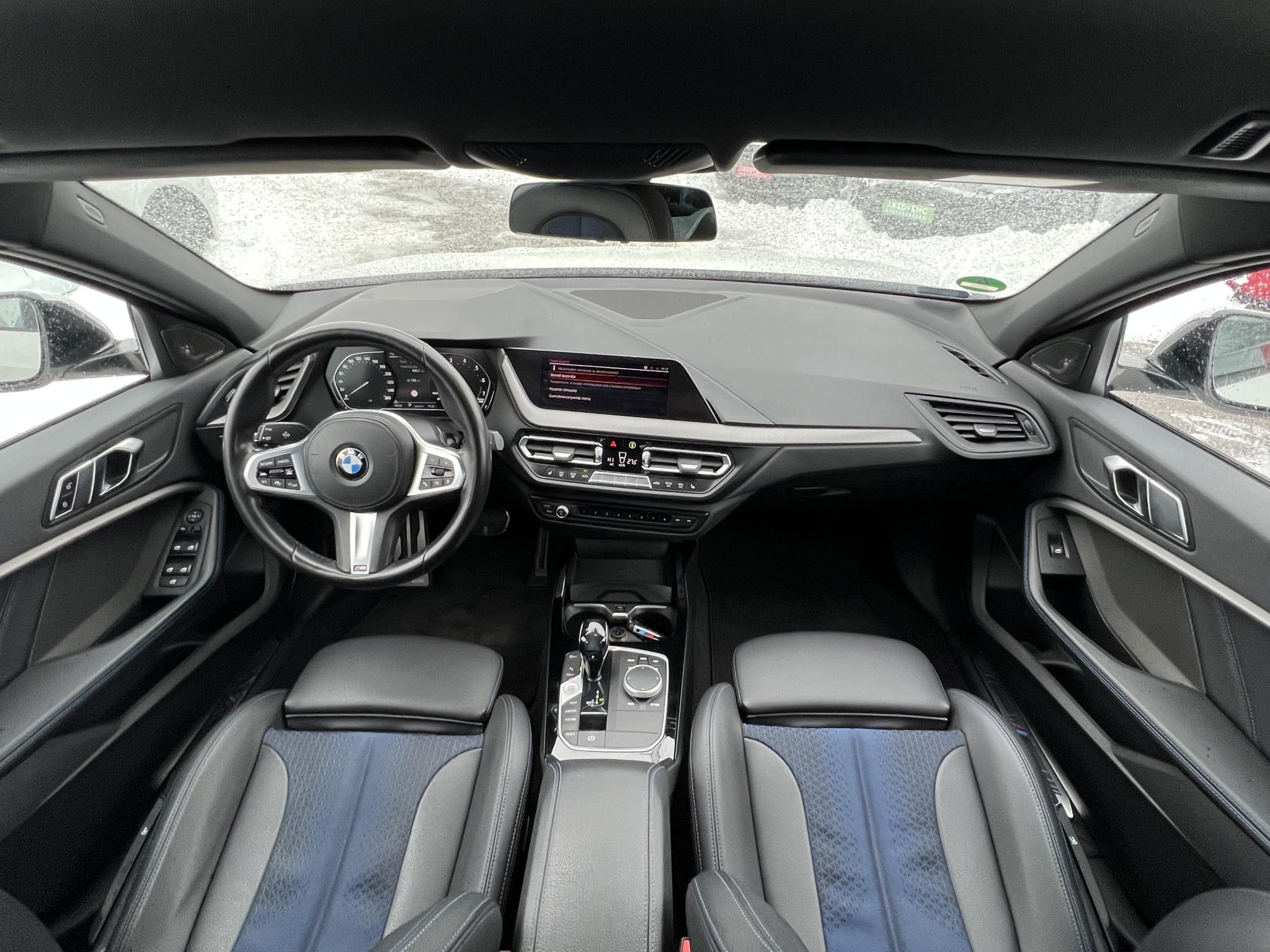 BMW 118i M Sport 70e km. Márkaszervizelt Harman/Kardon Téli/Nyári garnitúra!