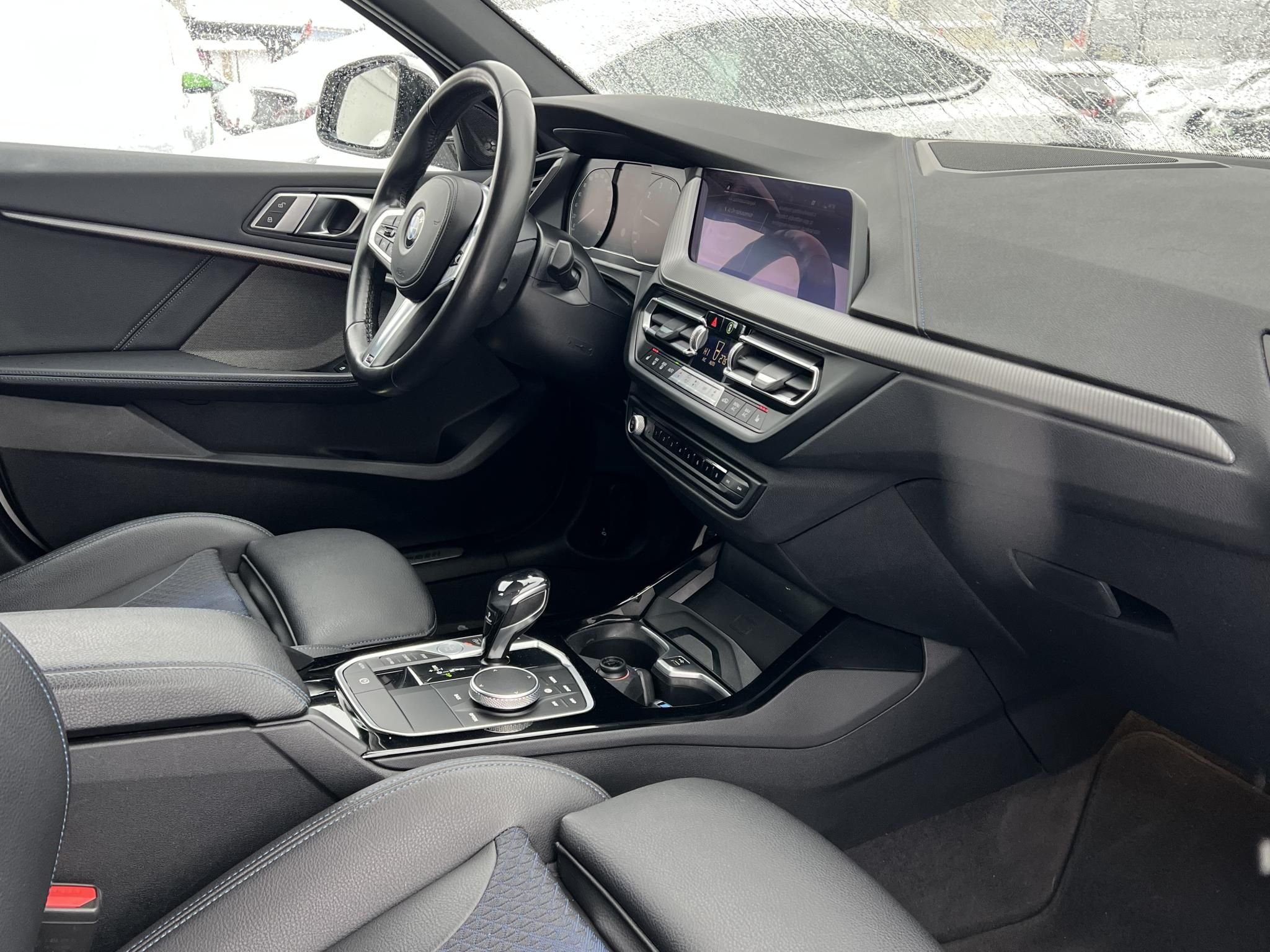 BMW 118i M Sport 70e km. Márkaszervizelt Harman/Kardon Téli/Nyári garnitúra!