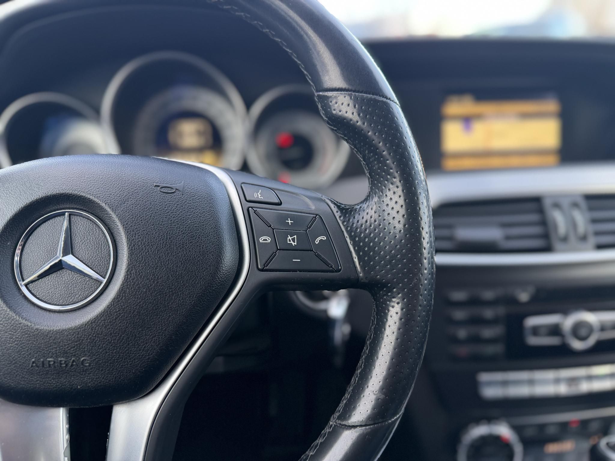 MERCEDES-BENZ C 220 T CDI BlueEFFICIENCY Avantgarde (Automata) Magyarországi Teljes szerviztörténet!