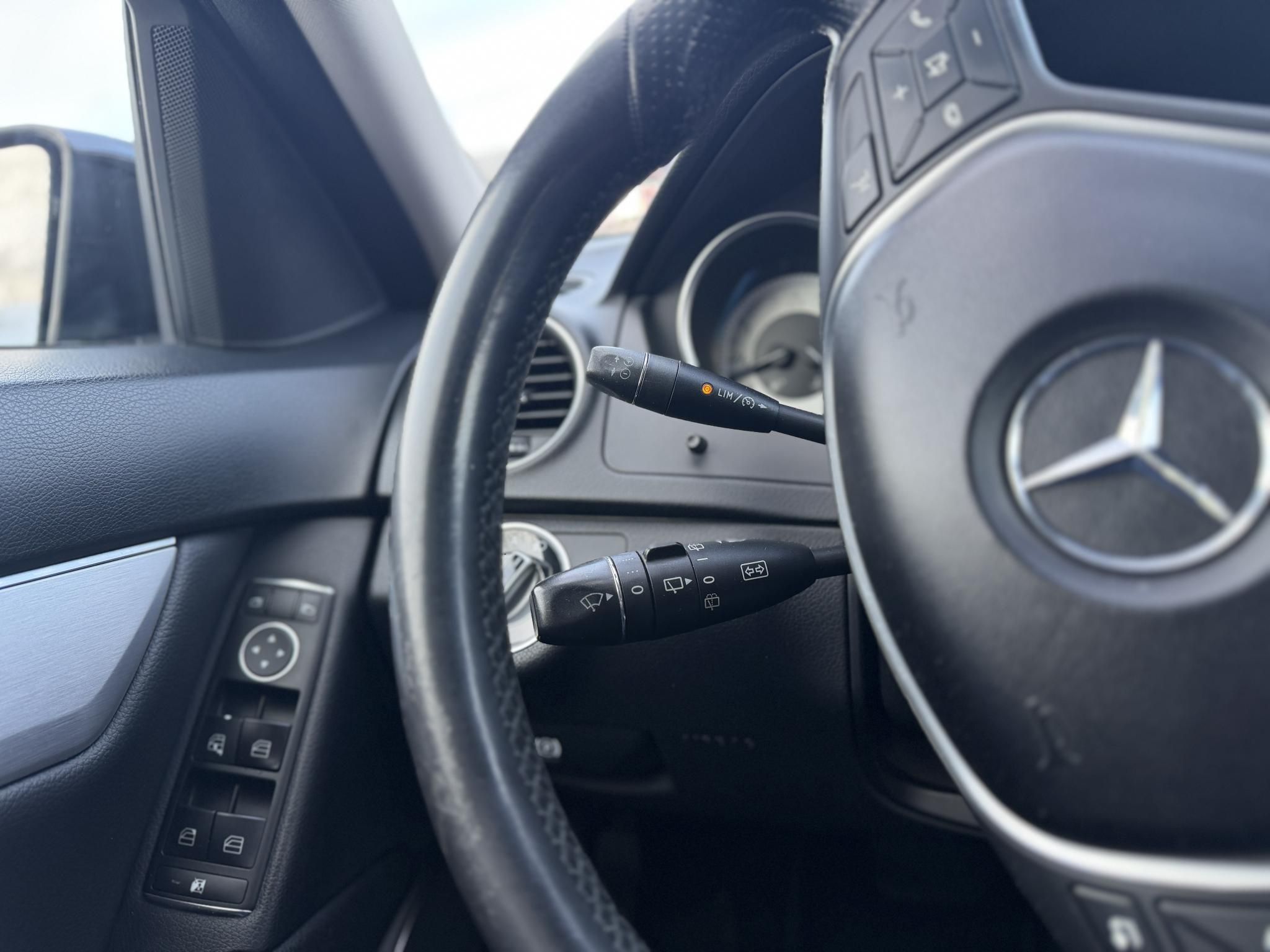 MERCEDES-BENZ C 220 T CDI BlueEFFICIENCY Avantgarde (Automata) Magyarországi Teljes szerviztörténet!