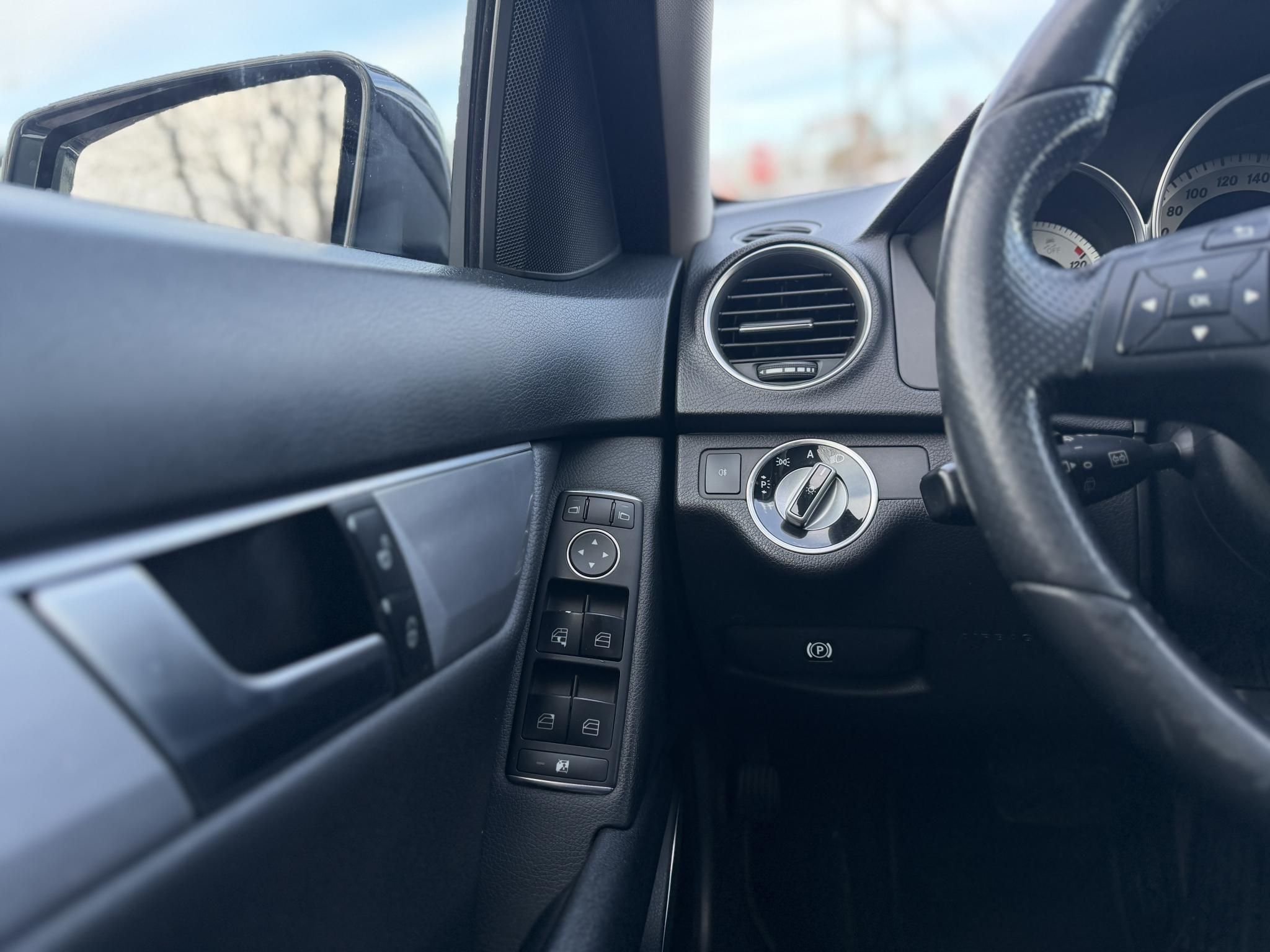 MERCEDES-BENZ C 220 T CDI BlueEFFICIENCY Avantgarde (Automata) Magyarországi Teljes szerviztörténet!