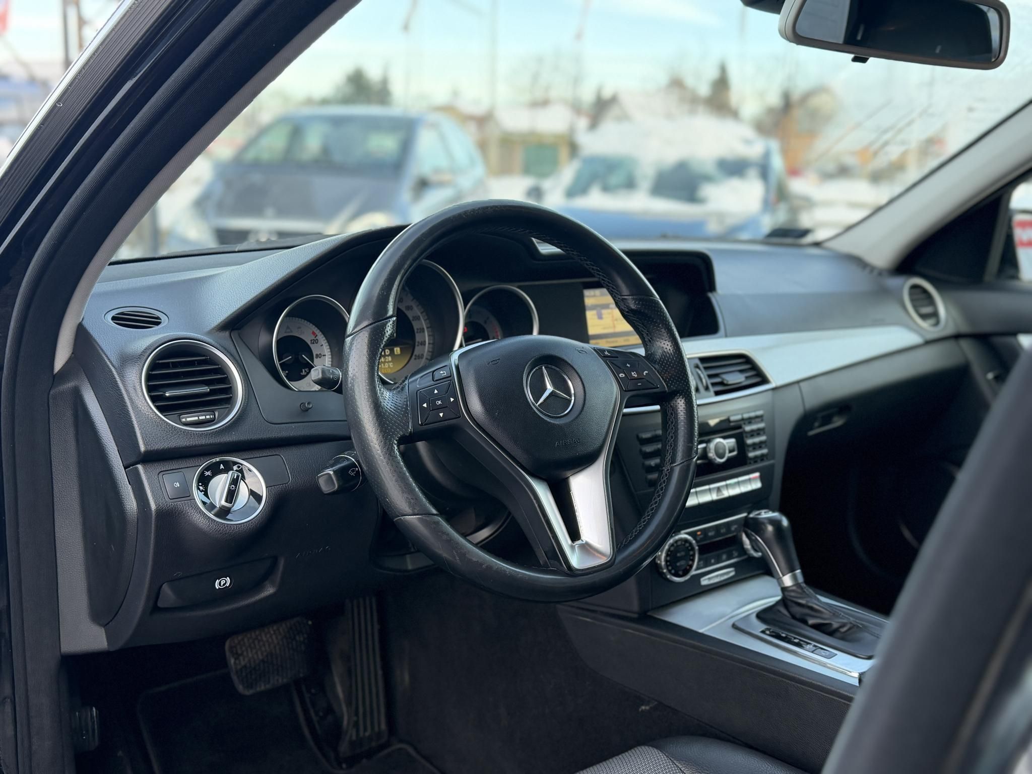 MERCEDES-BENZ C 220 T CDI BlueEFFICIENCY Avantgarde (Automata) Magyarországi Teljes szerviztörténet!