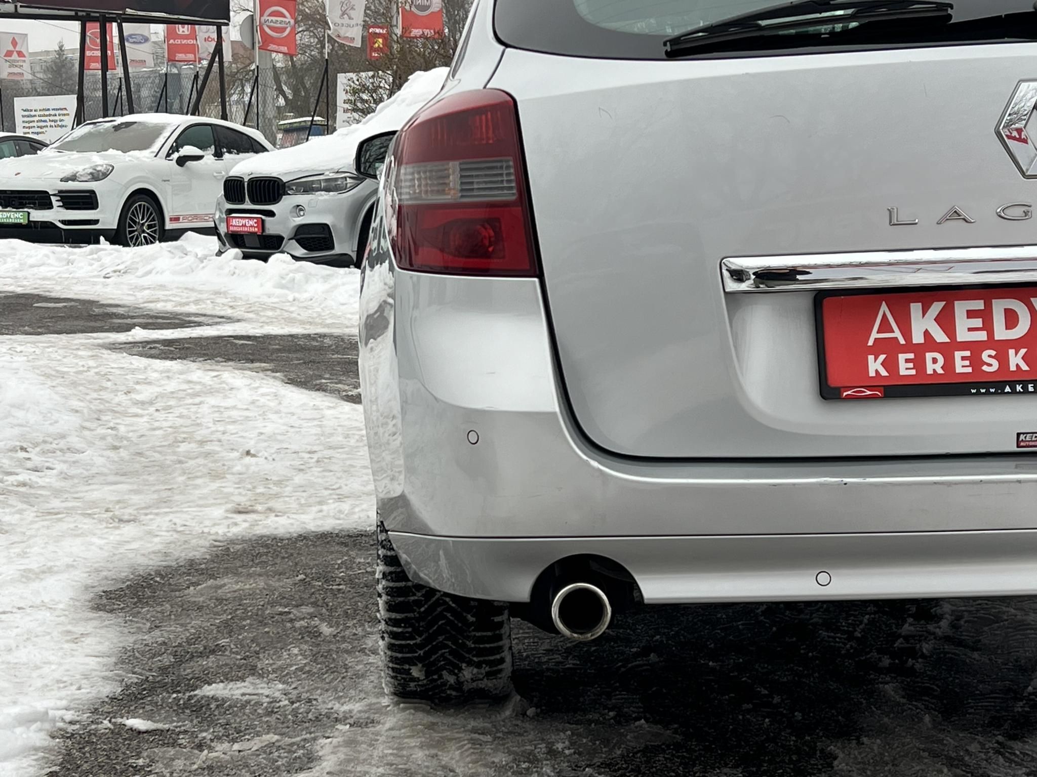 RENAULT LAGUNA 2.0 dCi Dynamique DPF (Automata) Klíma Tempomat Bluetooth Navi!