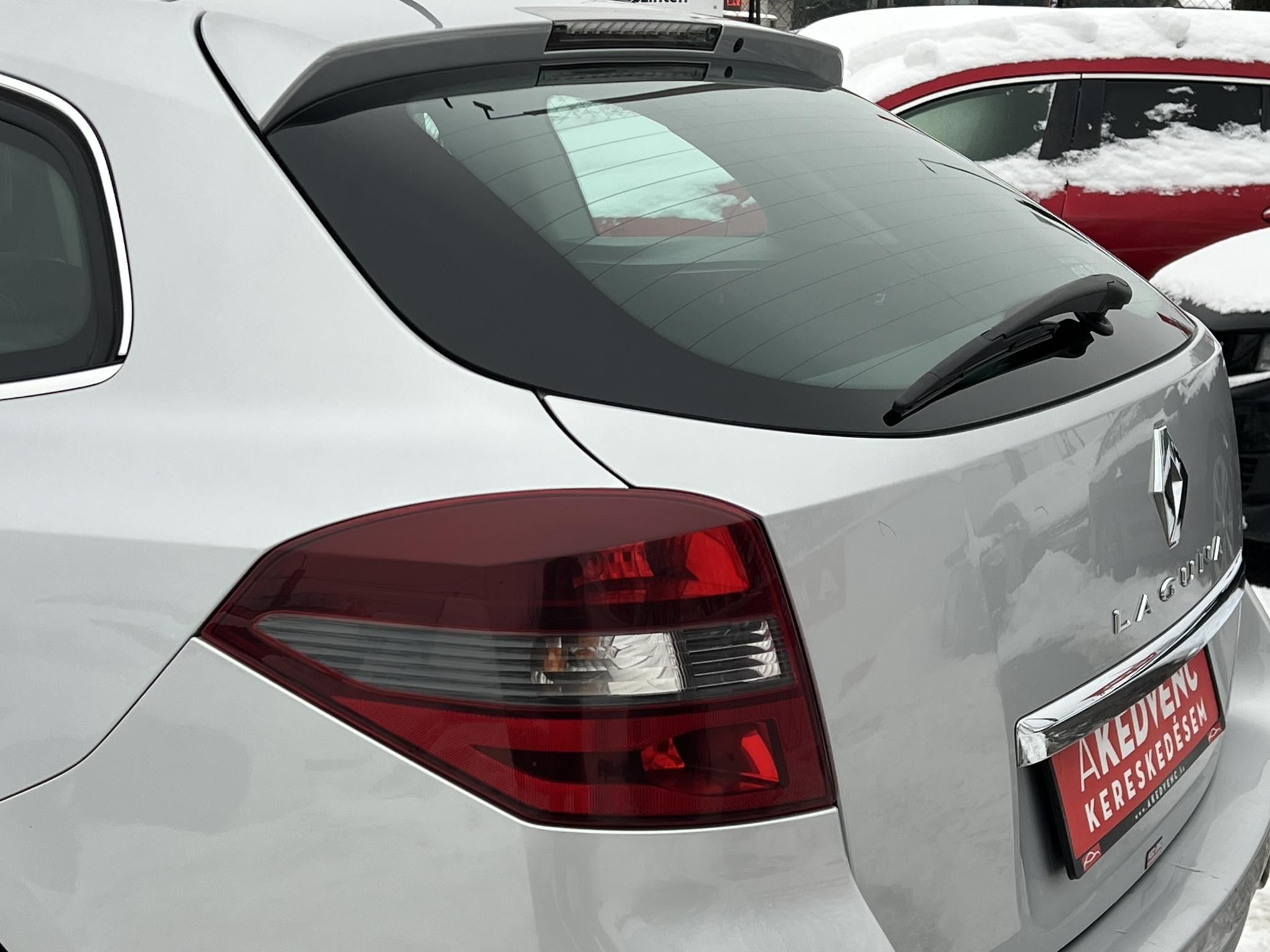 RENAULT LAGUNA 2.0 dCi Dynamique DPF (Automata) Klíma Tempomat Bluetooth Navi!